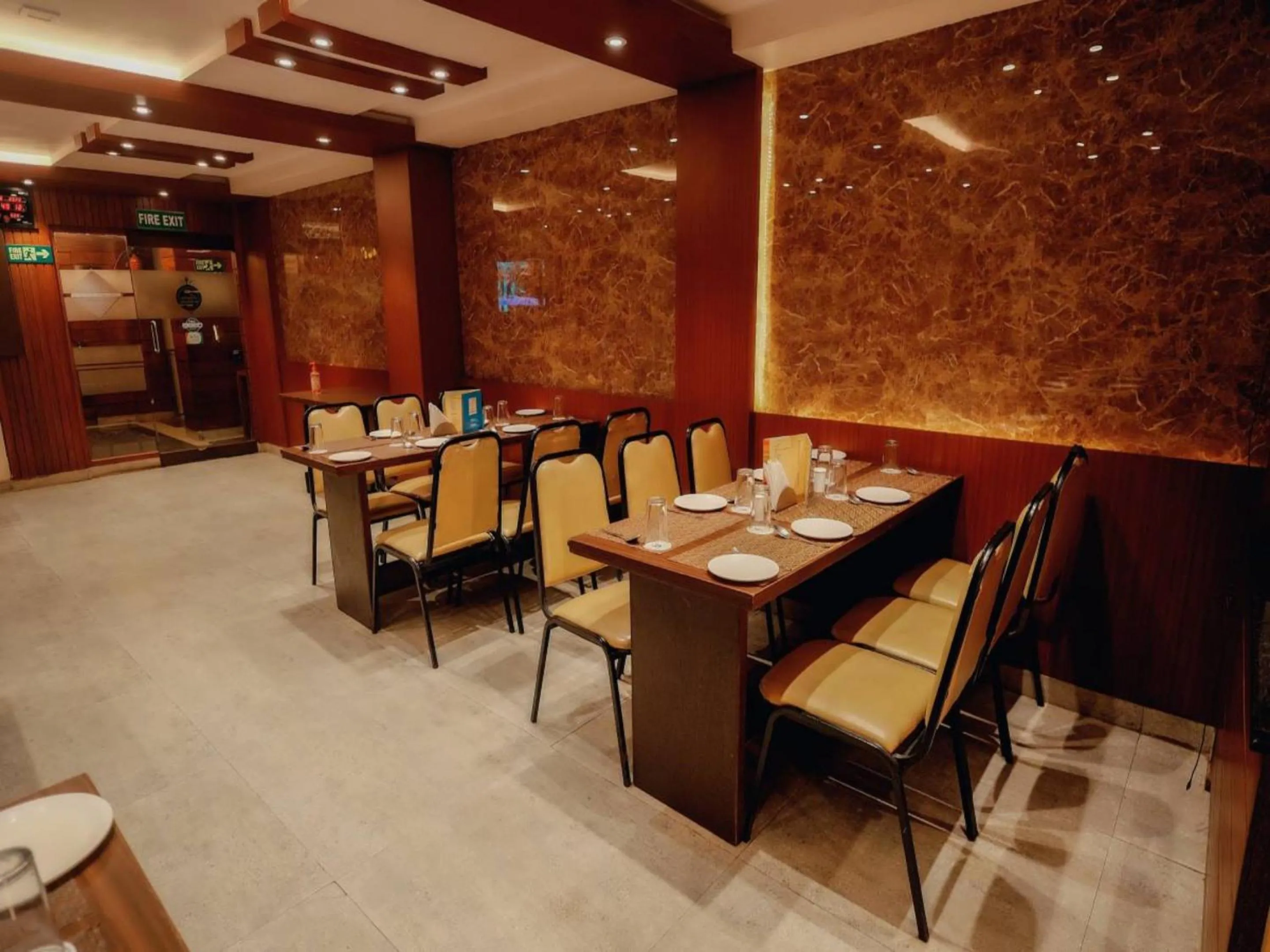 Restaurant/places to eat in Aparupa Ambience