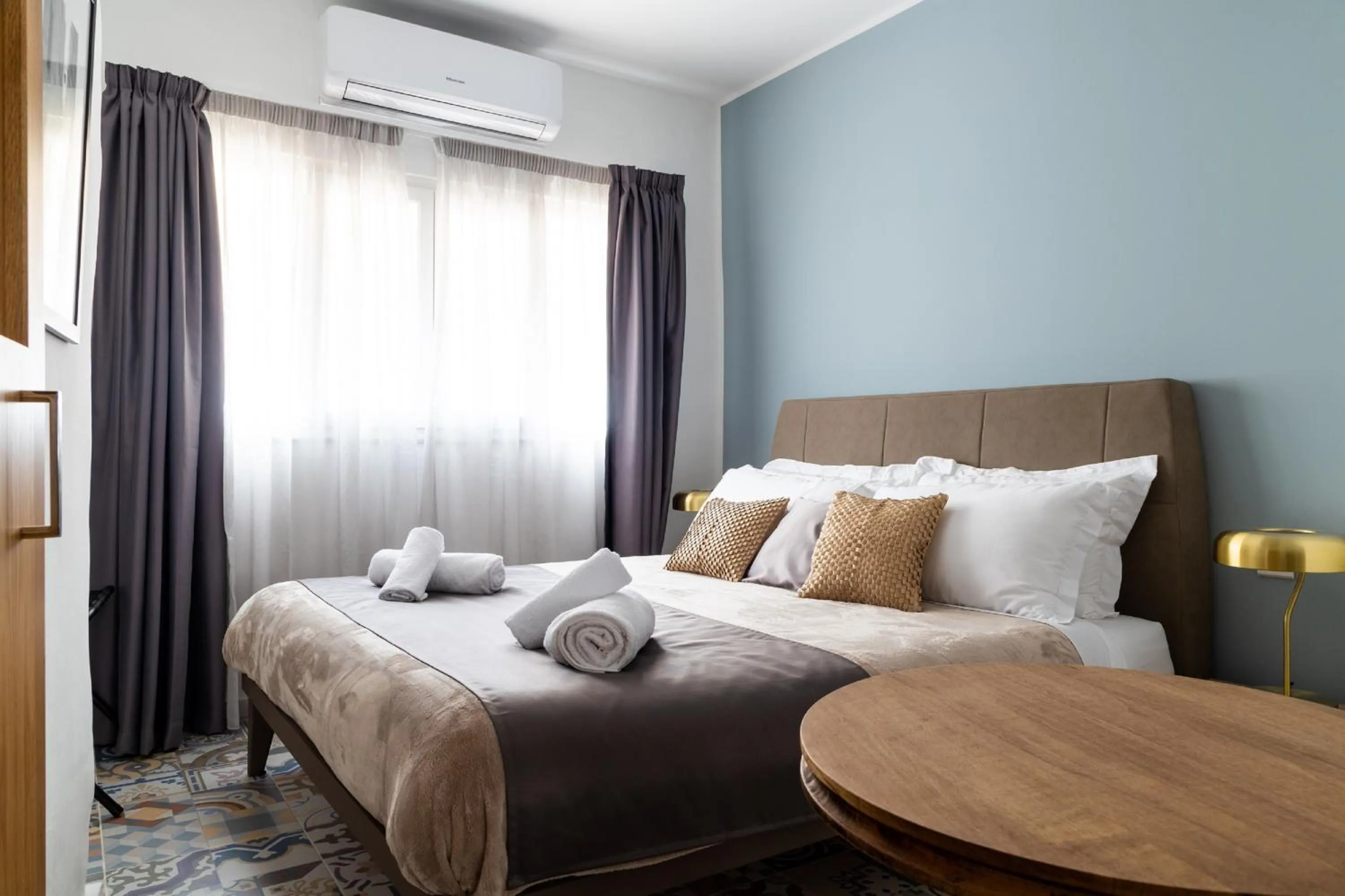 Photo of the whole room, Bed in MYN in Rabat