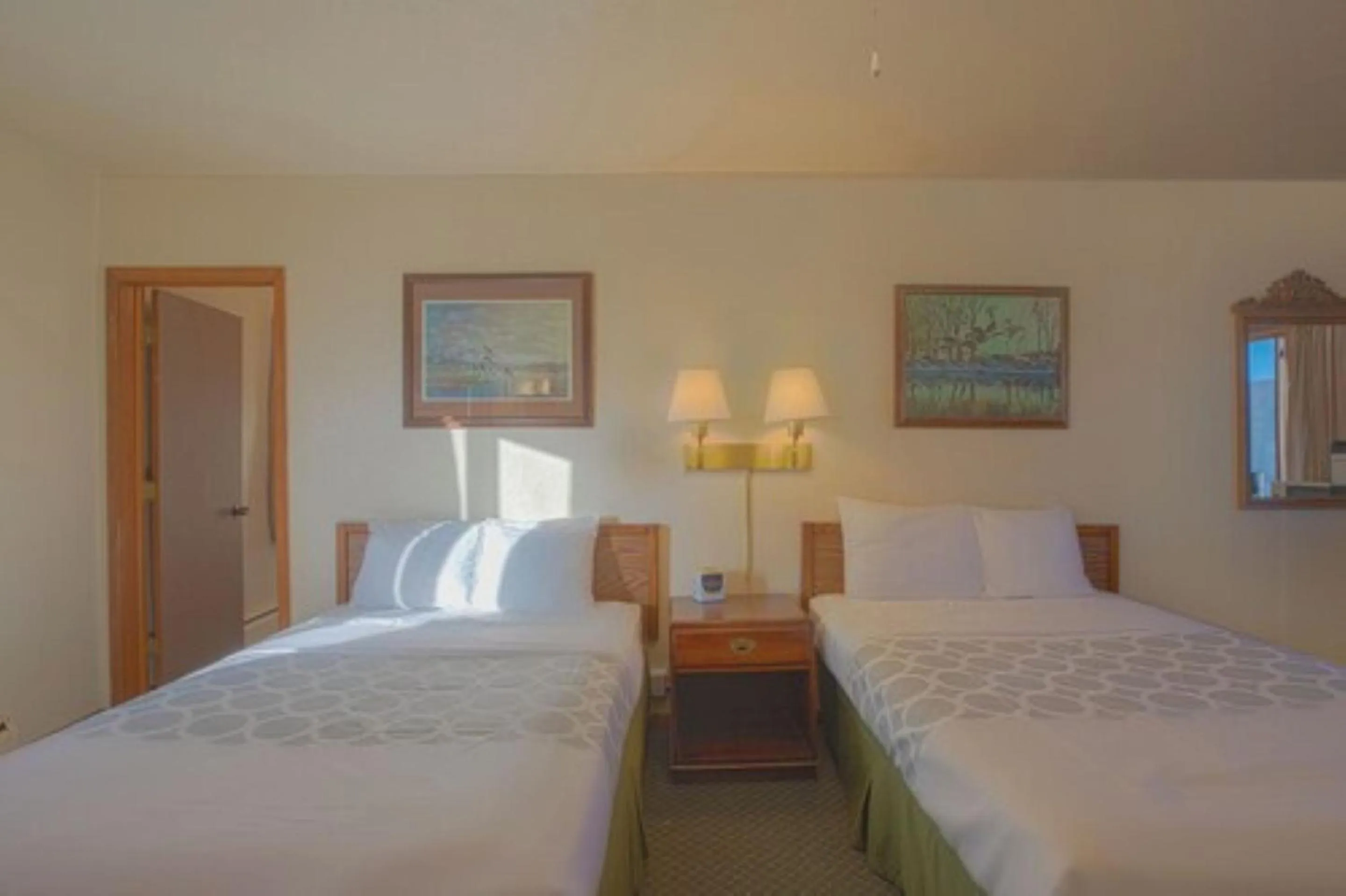 Bedroom, Bed in Love Hotels Silver Street by OYO at Hurley WI