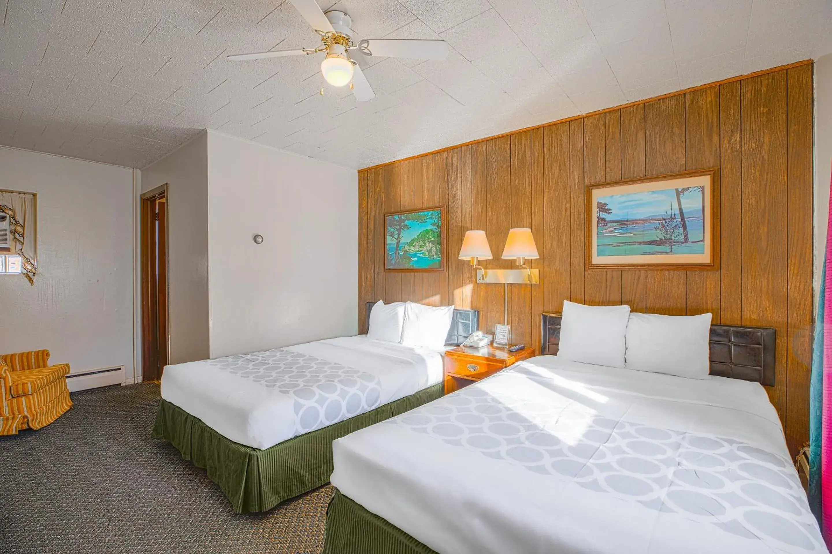 Double Room with Two Double Beds in Love Hotels Silver Street by OYO at Hurley WI Double Room with Two Double Beds in Love Hotels Silver Street by OYO at Hurley WI