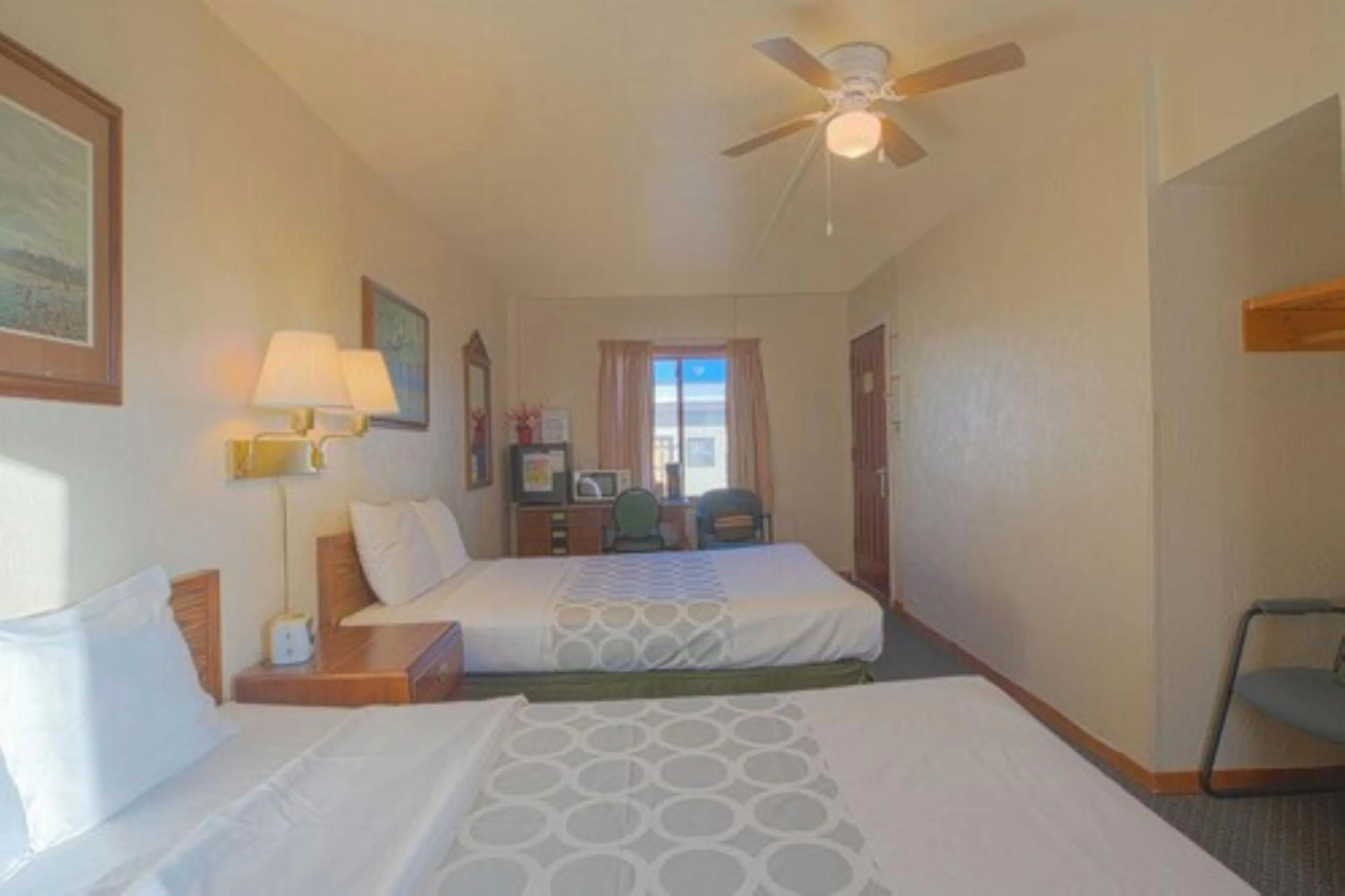 Bedroom, Bed in Love Hotels Silver Street by OYO at Hurley WI