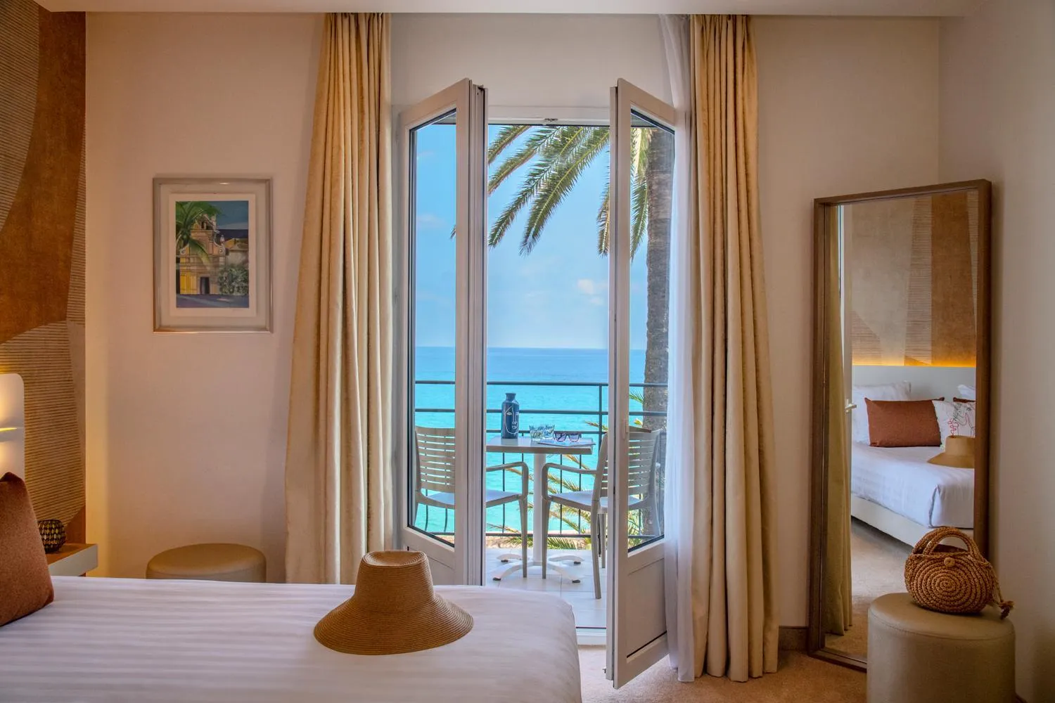 Sea view, Bed in Best Western Premier Hotel Prince de Galles