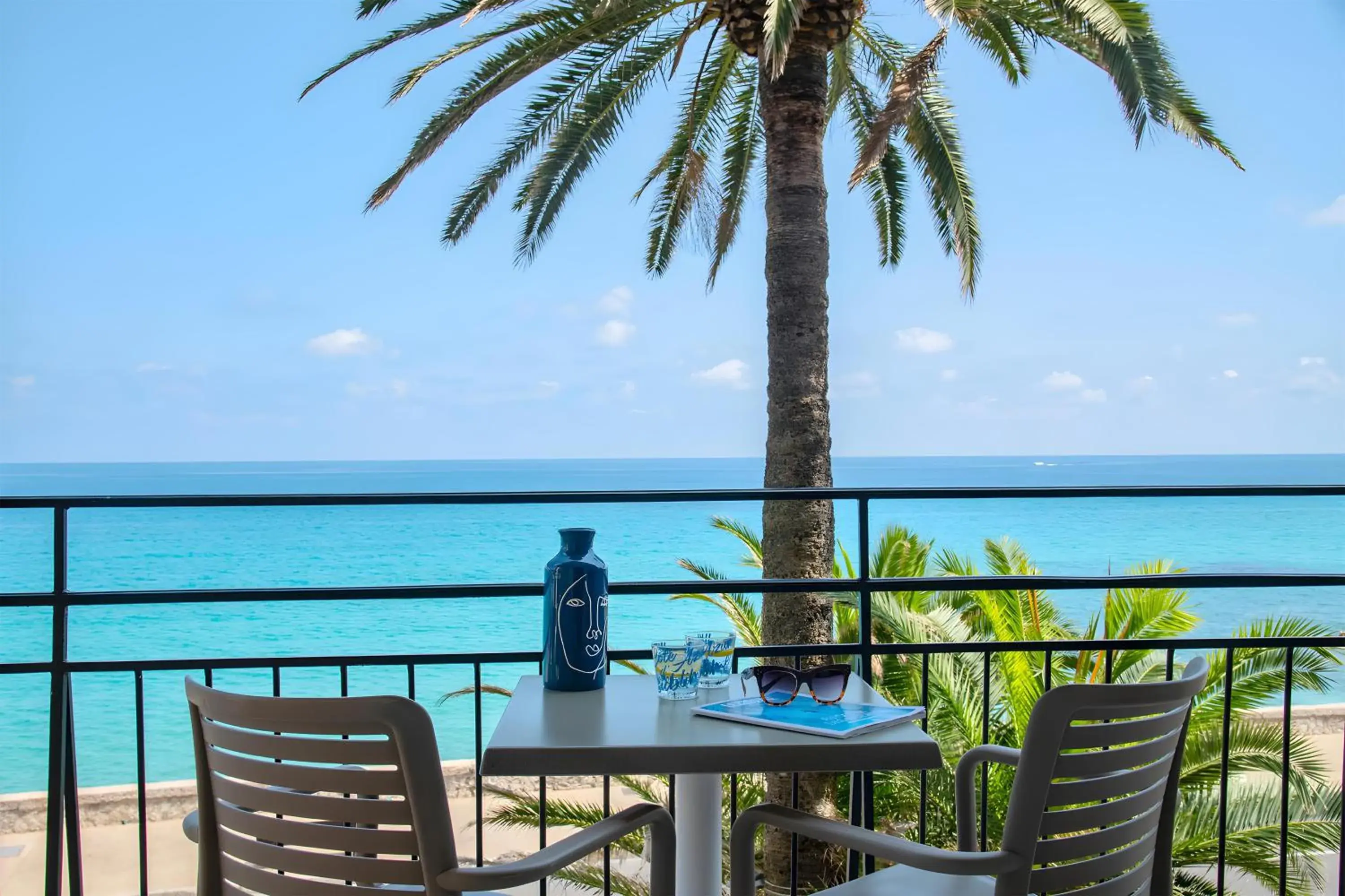 Bedroom in Best Western Premier Hotel Prince de Galles Bedroom in Best Western Premier Hotel Prince de Galles