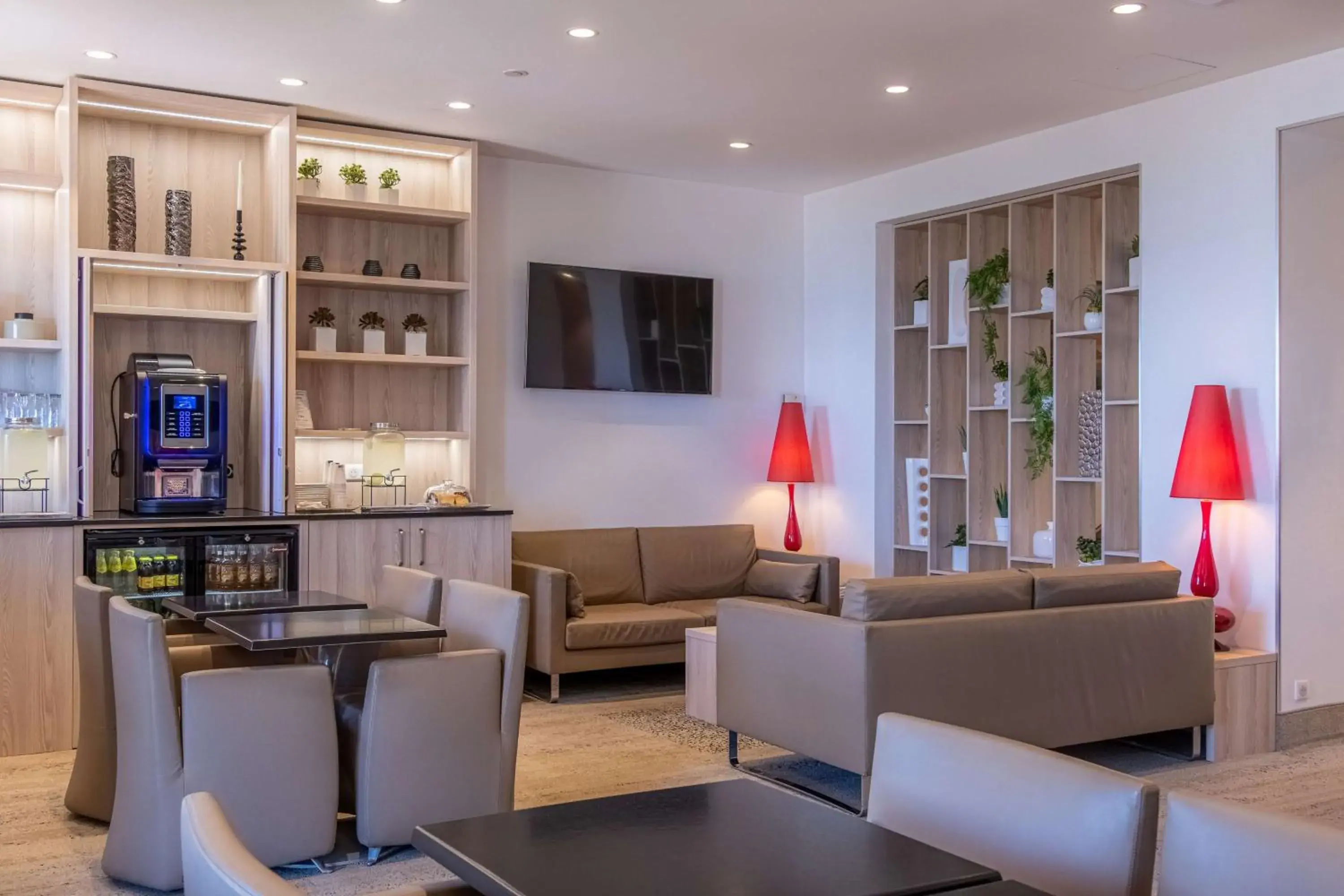 Lounge or bar in Best Western Premier Hotel Prince de Galles Lounge or bar in Best Western Premier Hotel Prince de Galles