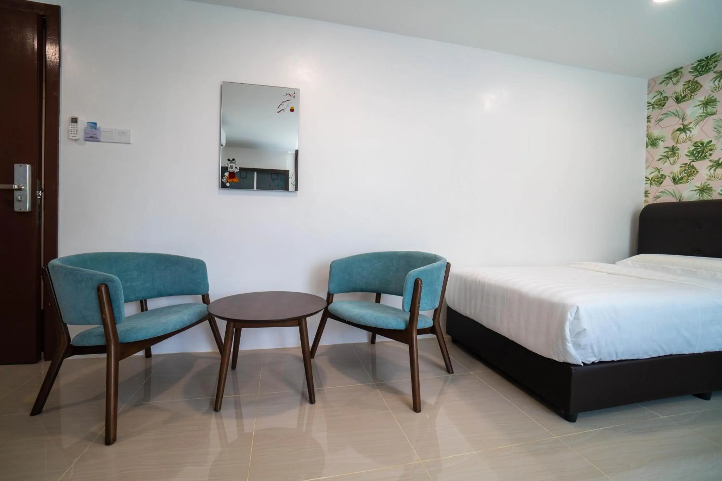 Seating area, Bed in Crystal Garden Hotel - Tasik Selatan