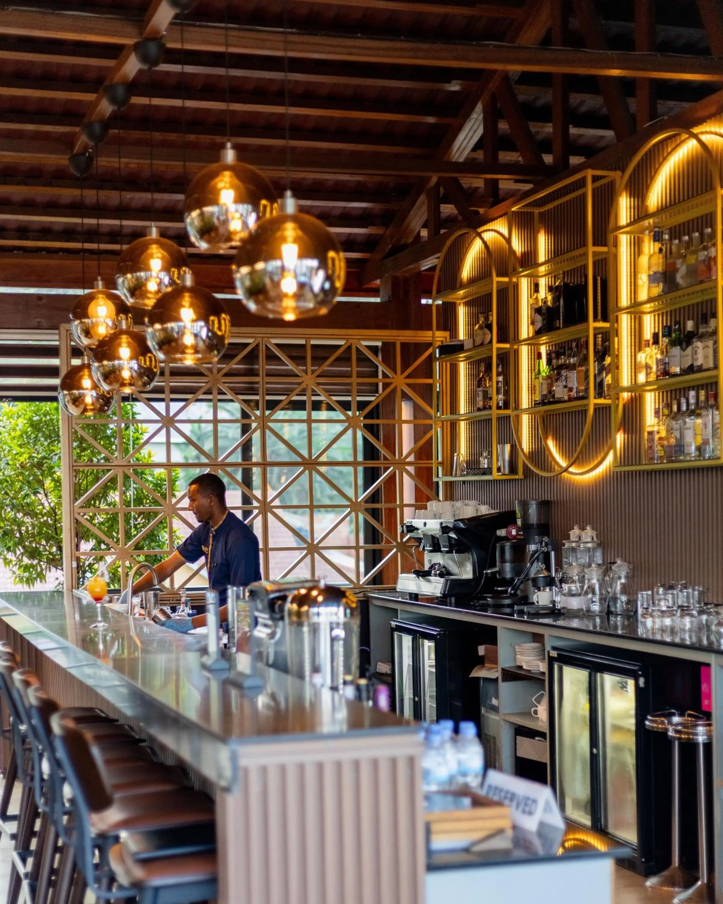 Restaurant/places to eat in Mythos Boutique Hotel