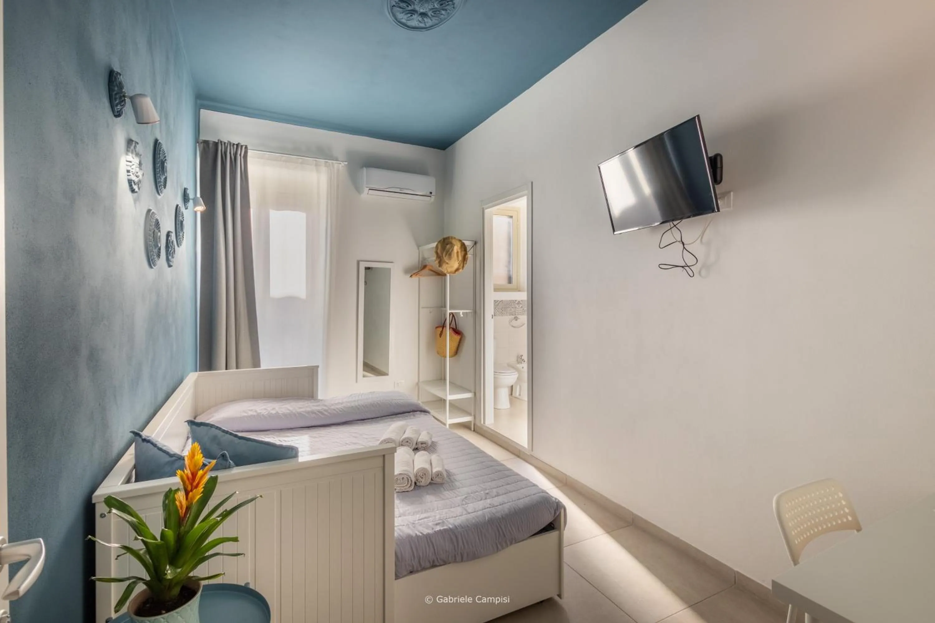 Photo of the whole room in Bella Vista Rooms