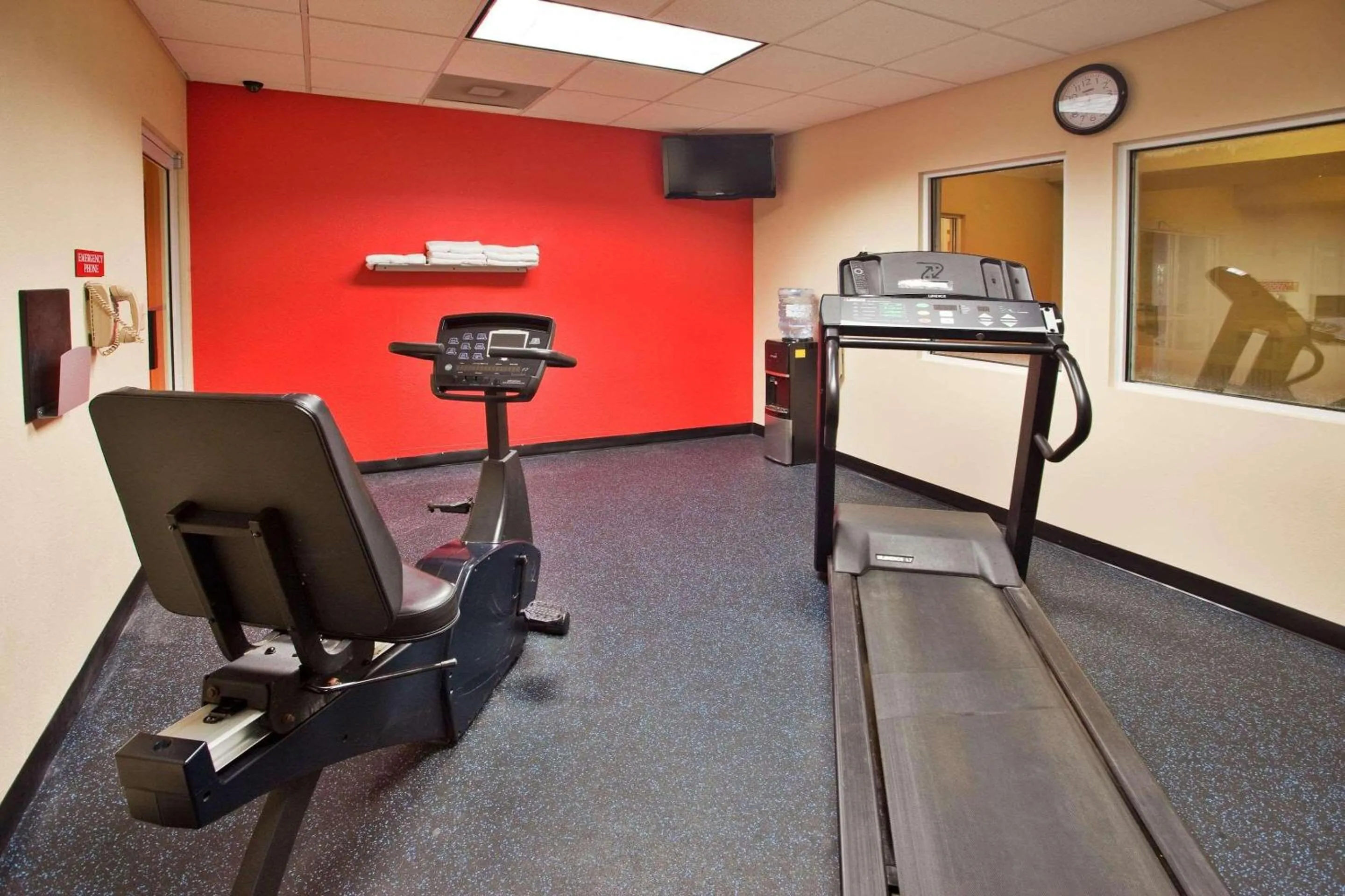 Fitness centre/facilities in Country Inn & Suites by Radisson, Helen, GA