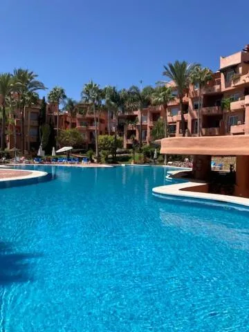 Golden Mile Oasis with Pool & Gym