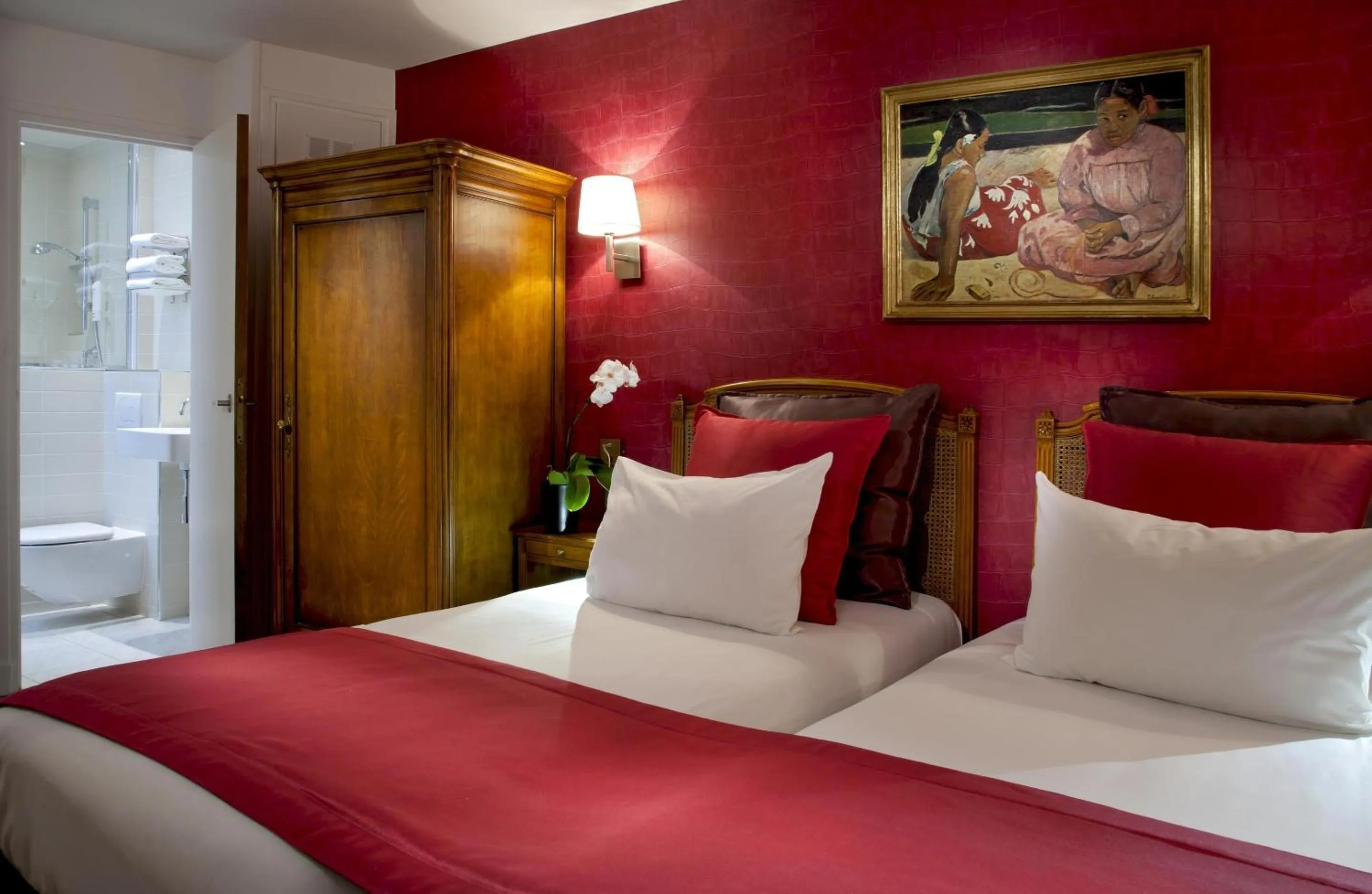 Photo of the whole room, Bed in Timhotel Invalides Eiffel