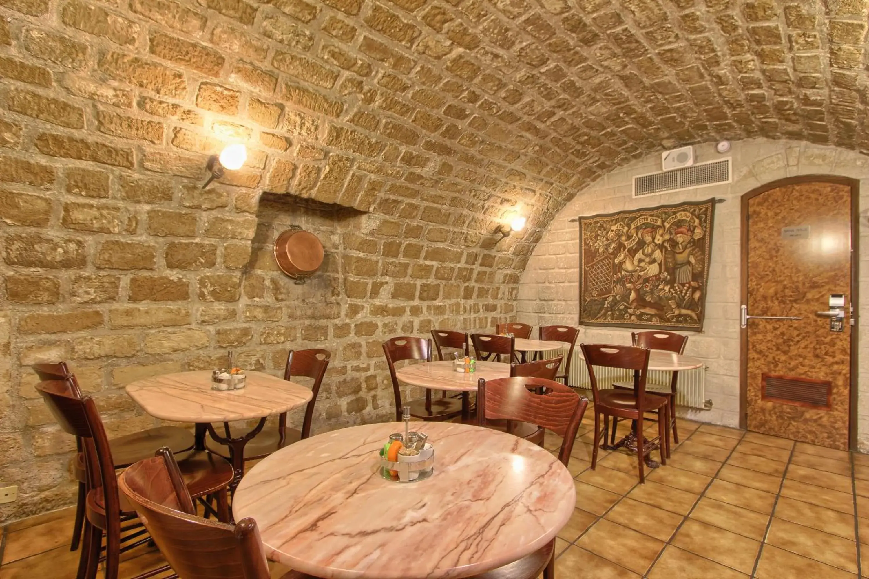 Restaurant/places to eat in Timhotel Invalides Eiffel Restaurant/places to eat in Timhotel Invalides Eiffel