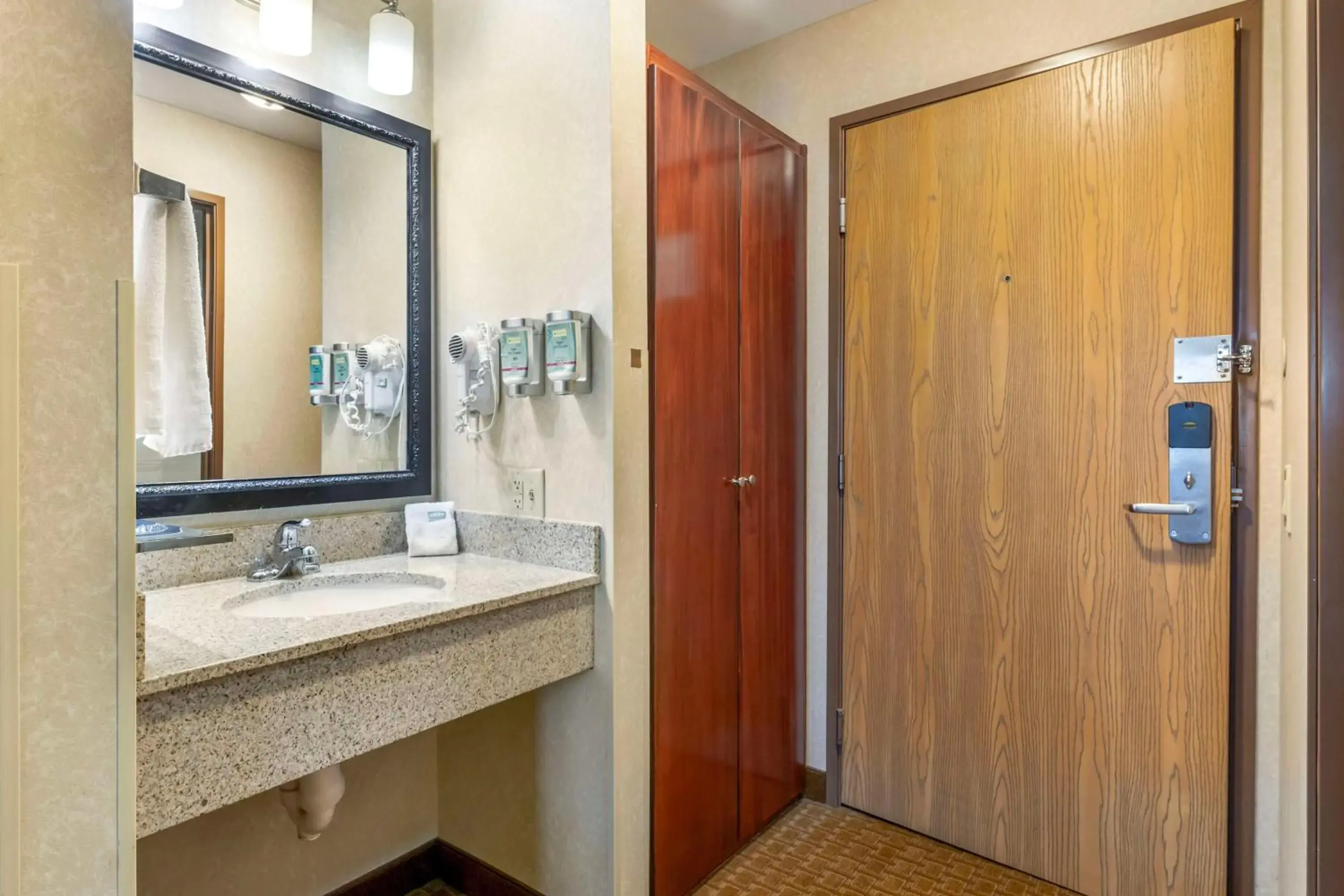 Bedroom in Best Western Wittenberg Inn Bedroom in Best Western Wittenberg Inn