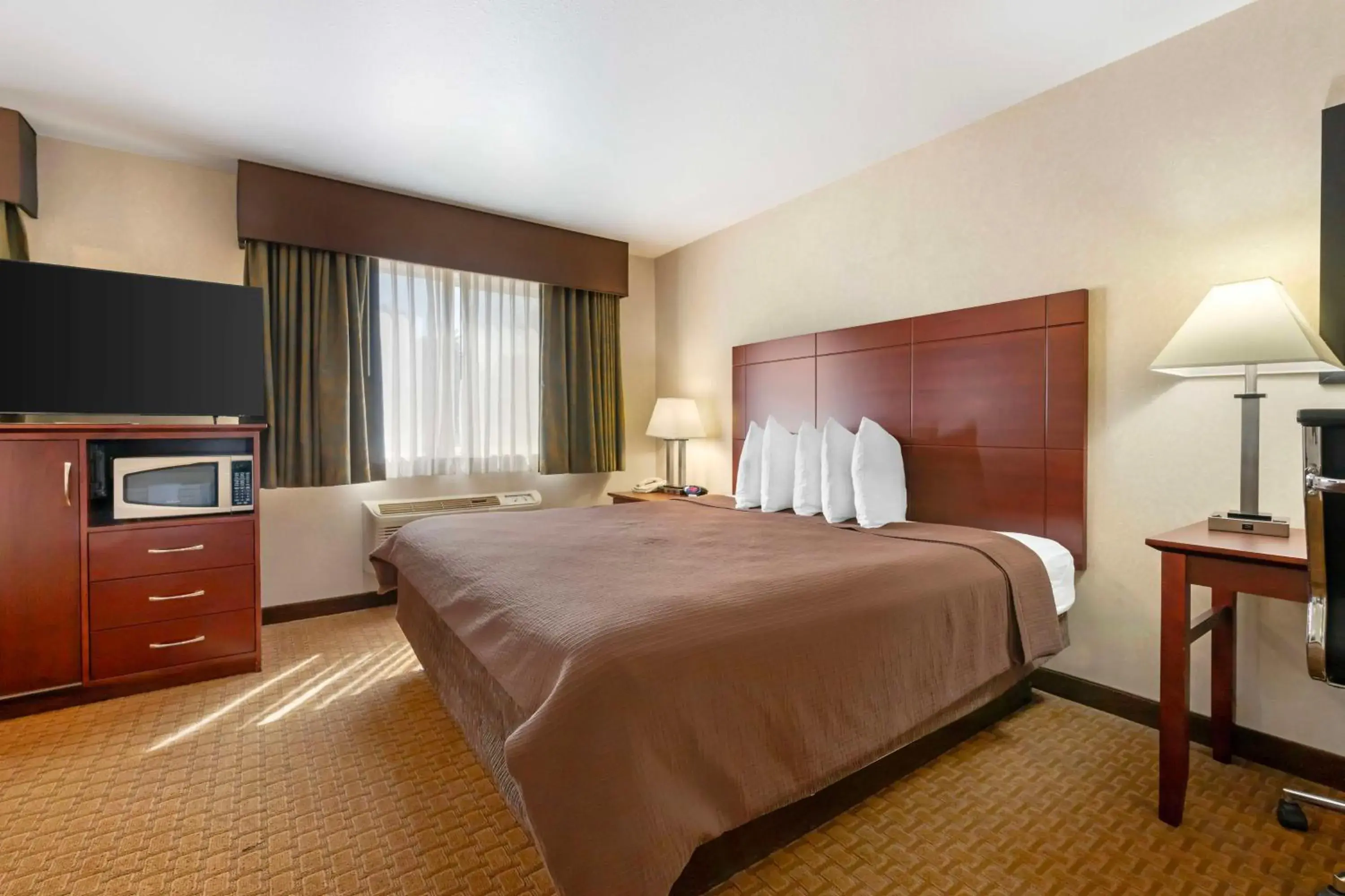 Bedroom, Bed in Best Western Wittenberg Inn Bedroom, Bed in Best Western Wittenberg Inn