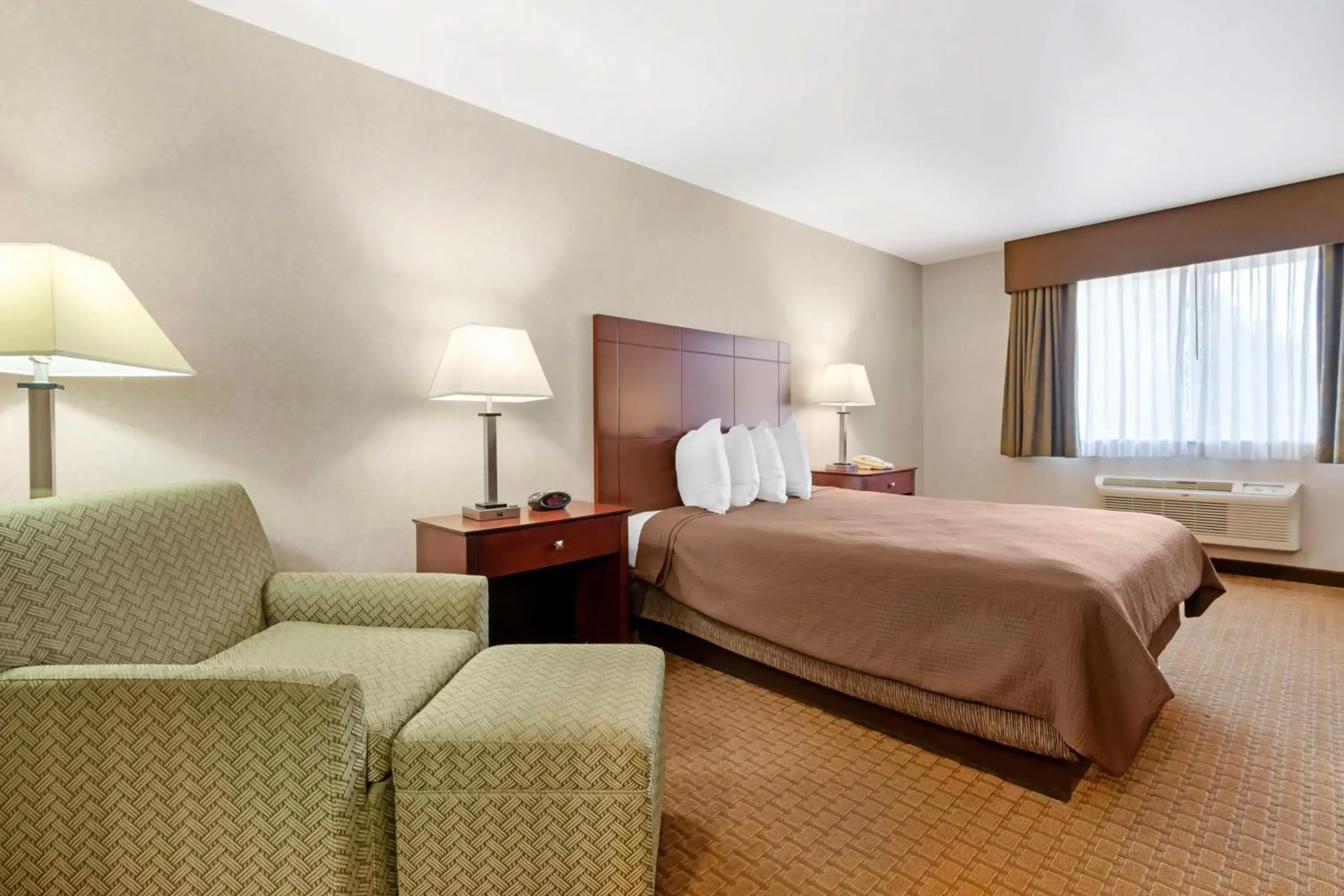 Bedroom, Bed in Best Western Wittenberg Inn Bedroom, Bed in Best Western Wittenberg Inn