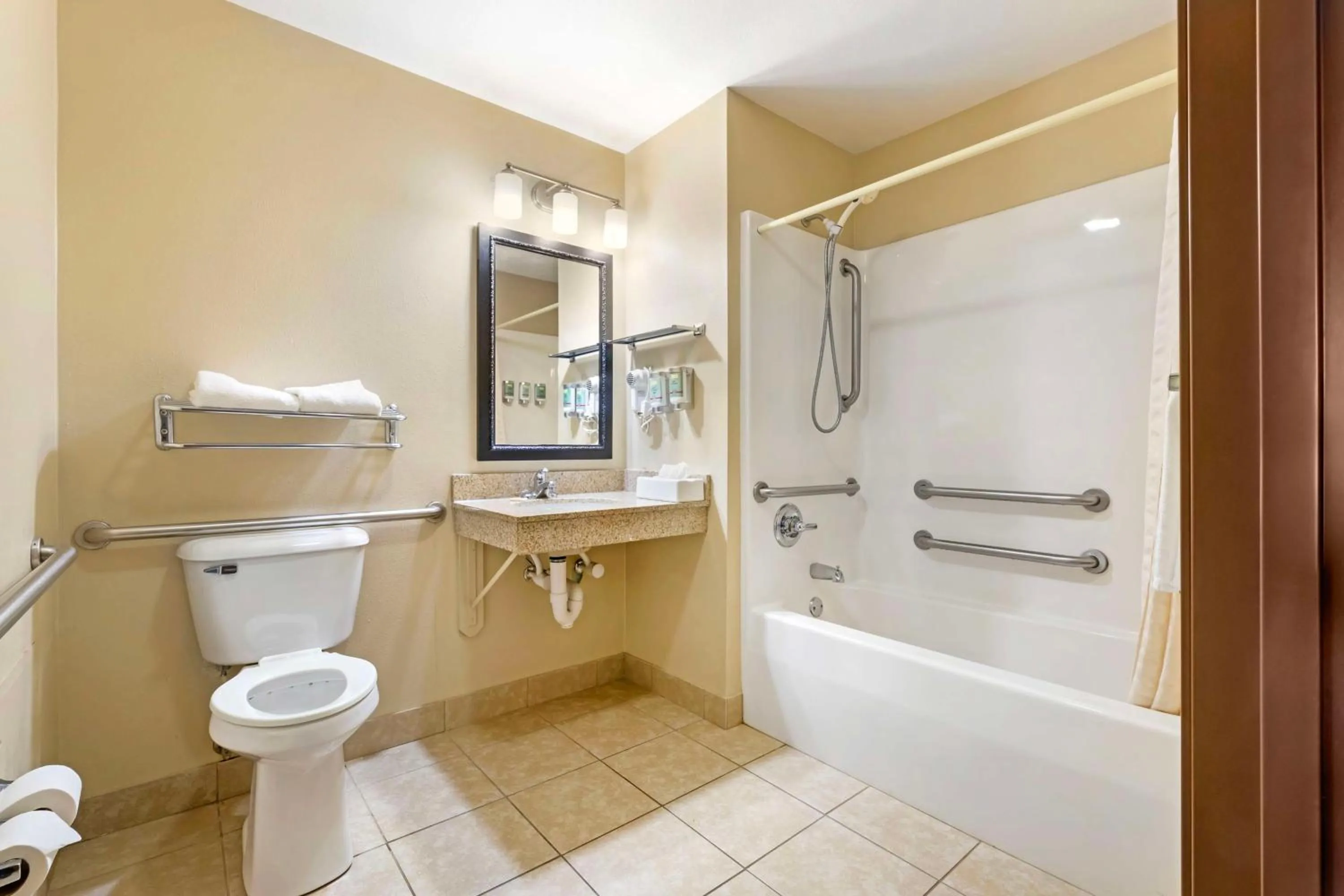 Bathroom in Best Western Wittenberg Inn