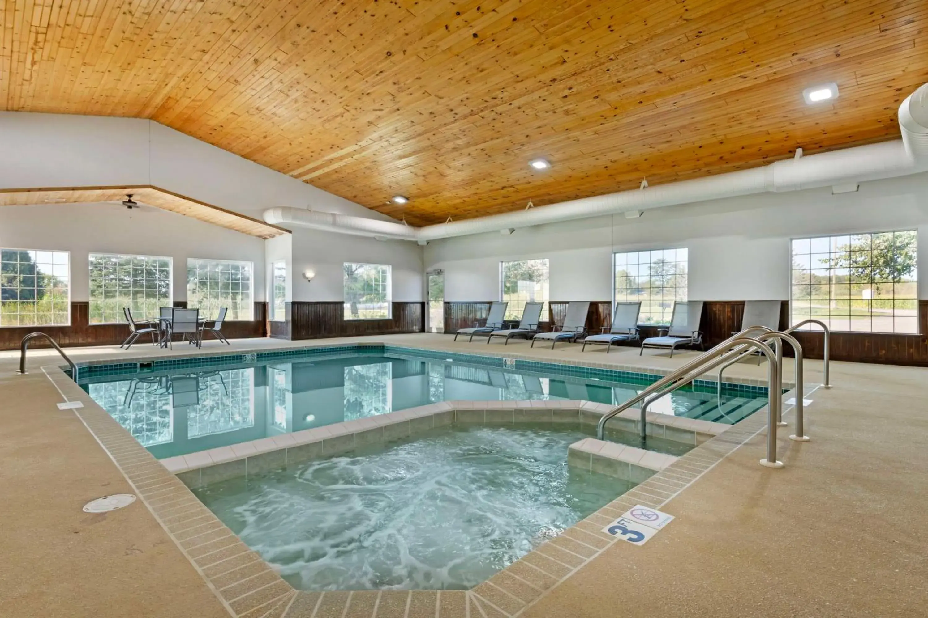 Pool view in Best Western Wittenberg Inn Pool view in Best Western Wittenberg Inn