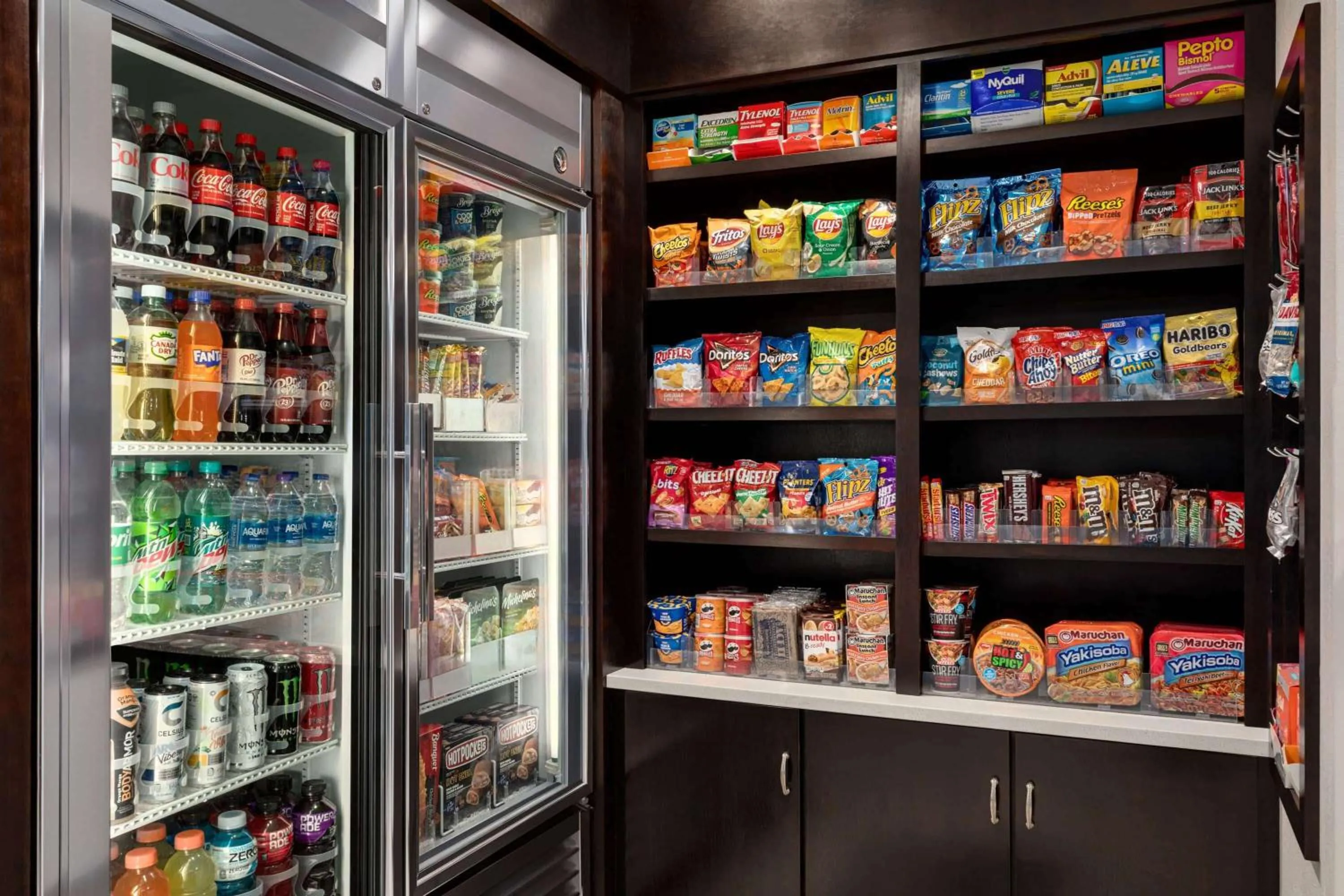 Food and drinks in La Quinta by Wyndham Oxford - Anniston