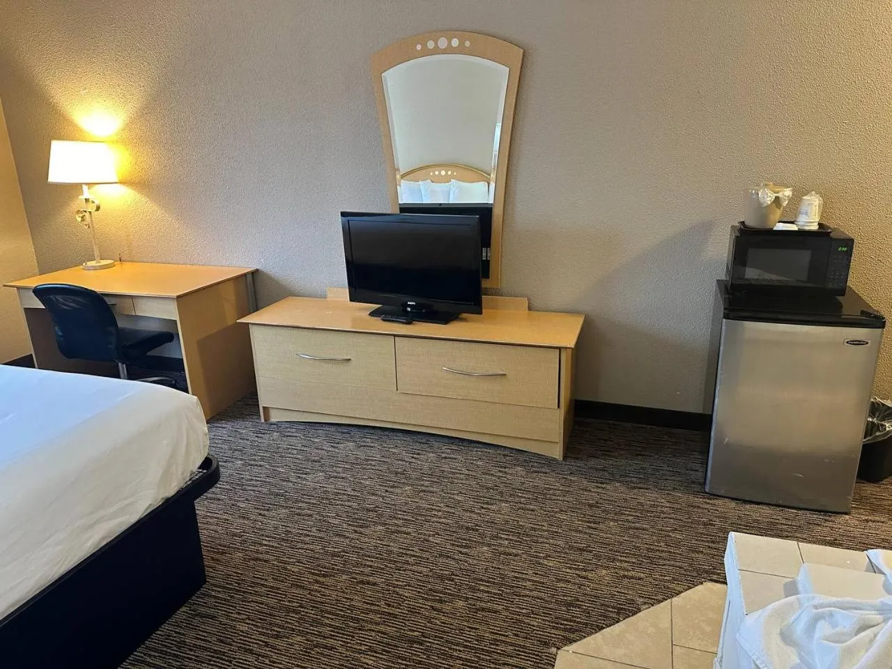 Bed in Baymont by Wyndham Lawrenceburg