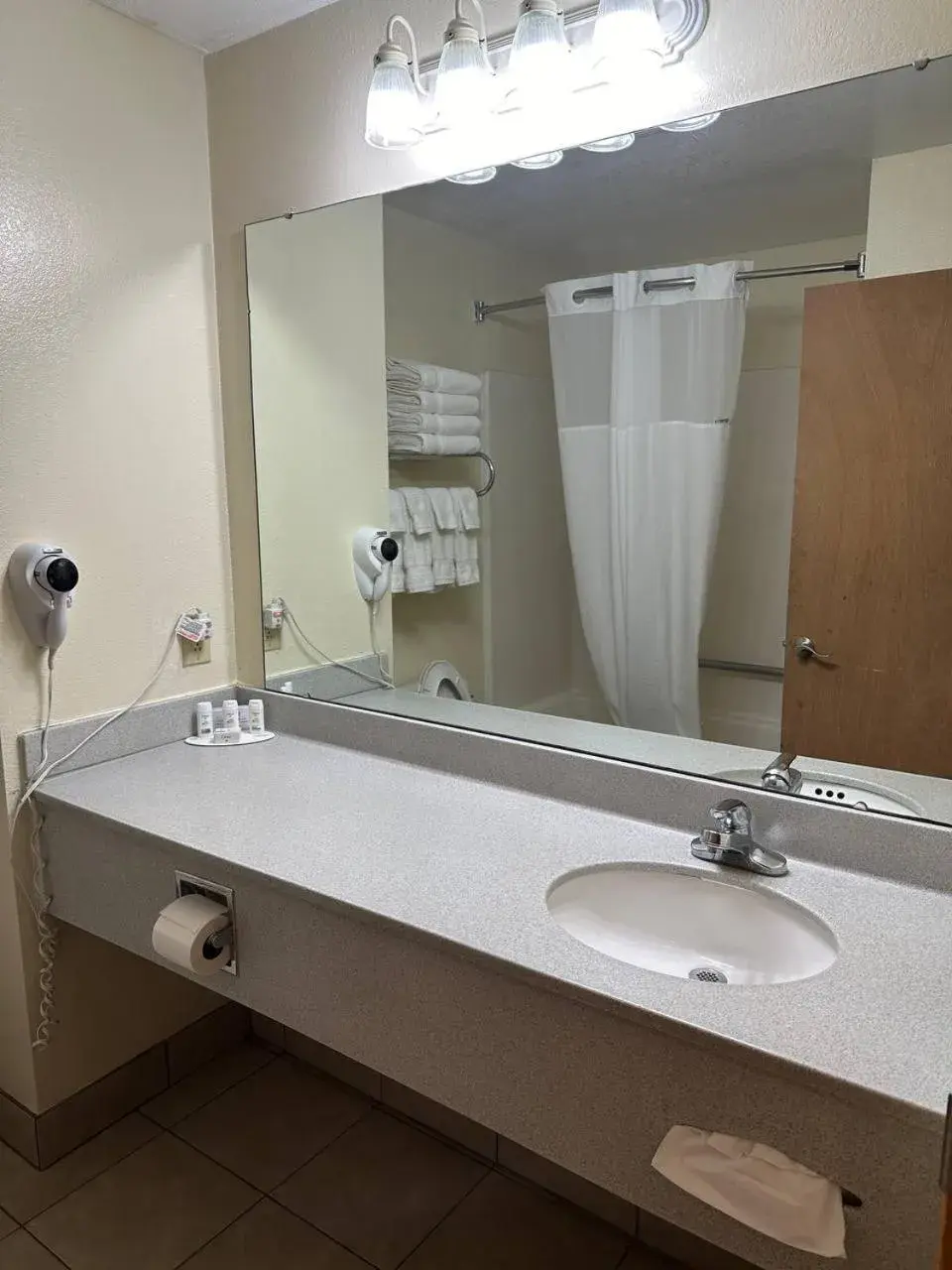 Queen Room with Two Queen Beds - Non-Smoking in Baymont by Wyndham Lawrenceburg Queen Room with Two Queen Beds - Non-Smoking in Baymont by Wyndham Lawrenceburg