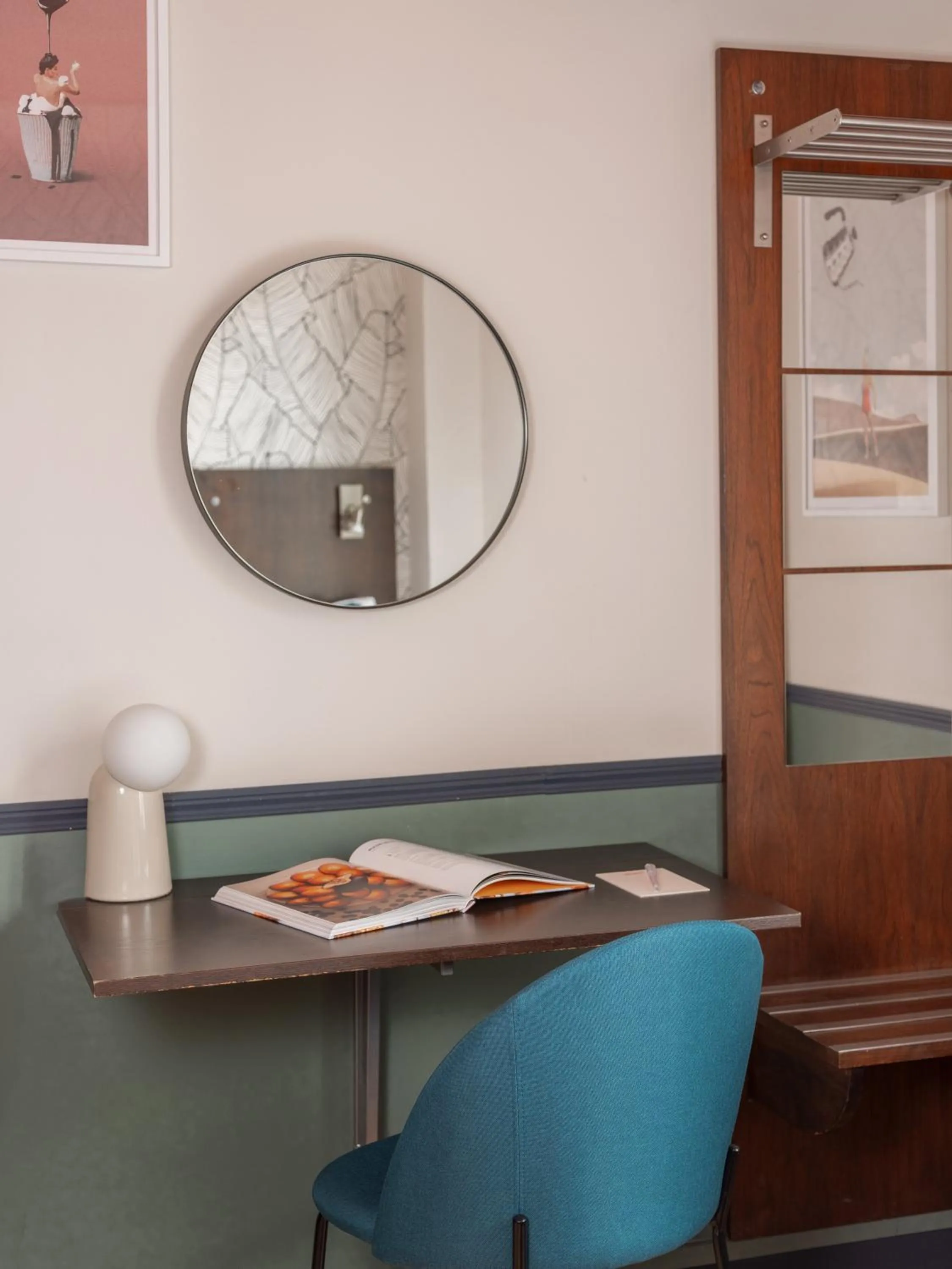 furniture in Hôtel Biskui