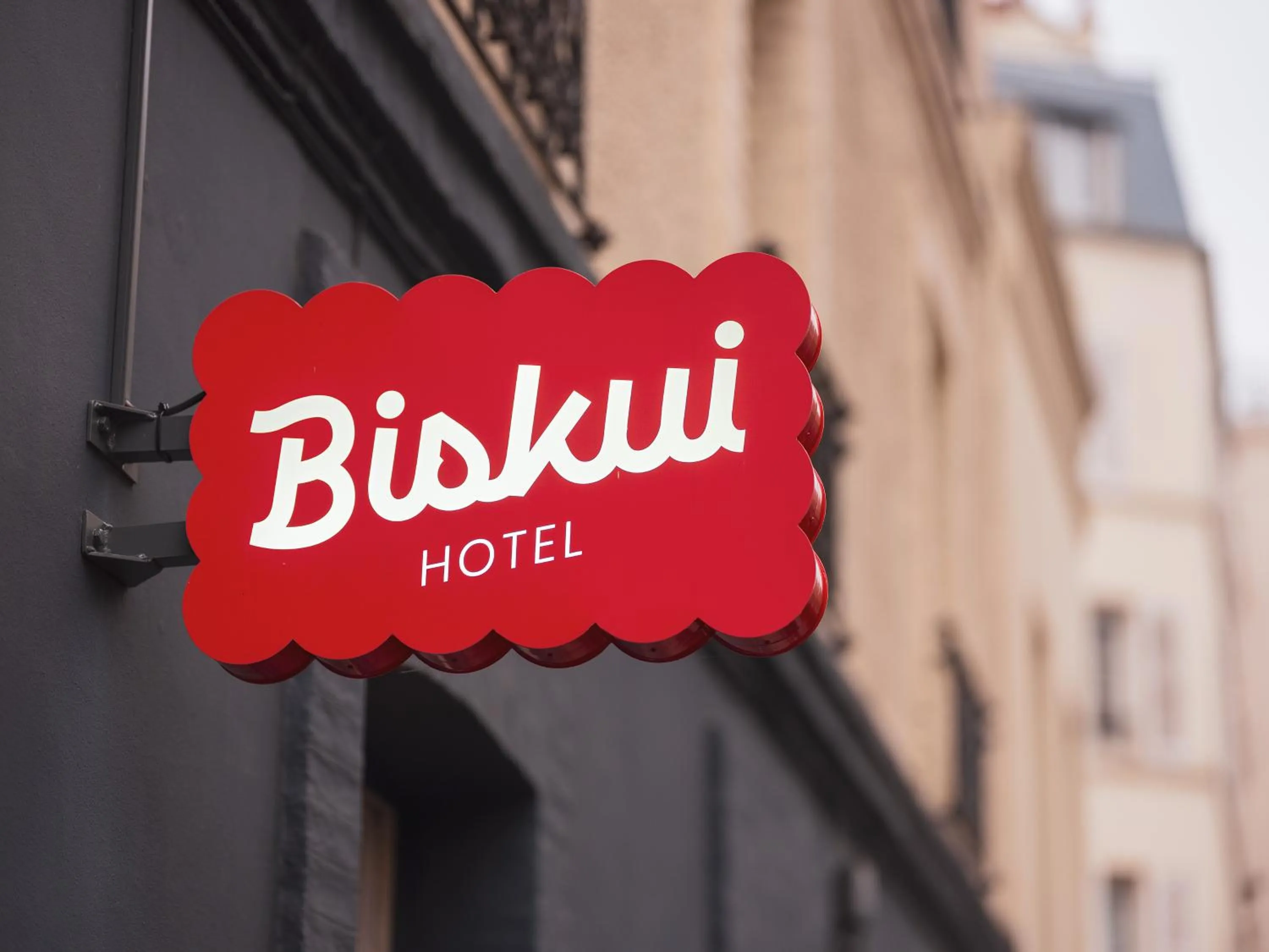 Facade/entrance in Hôtel Biskui