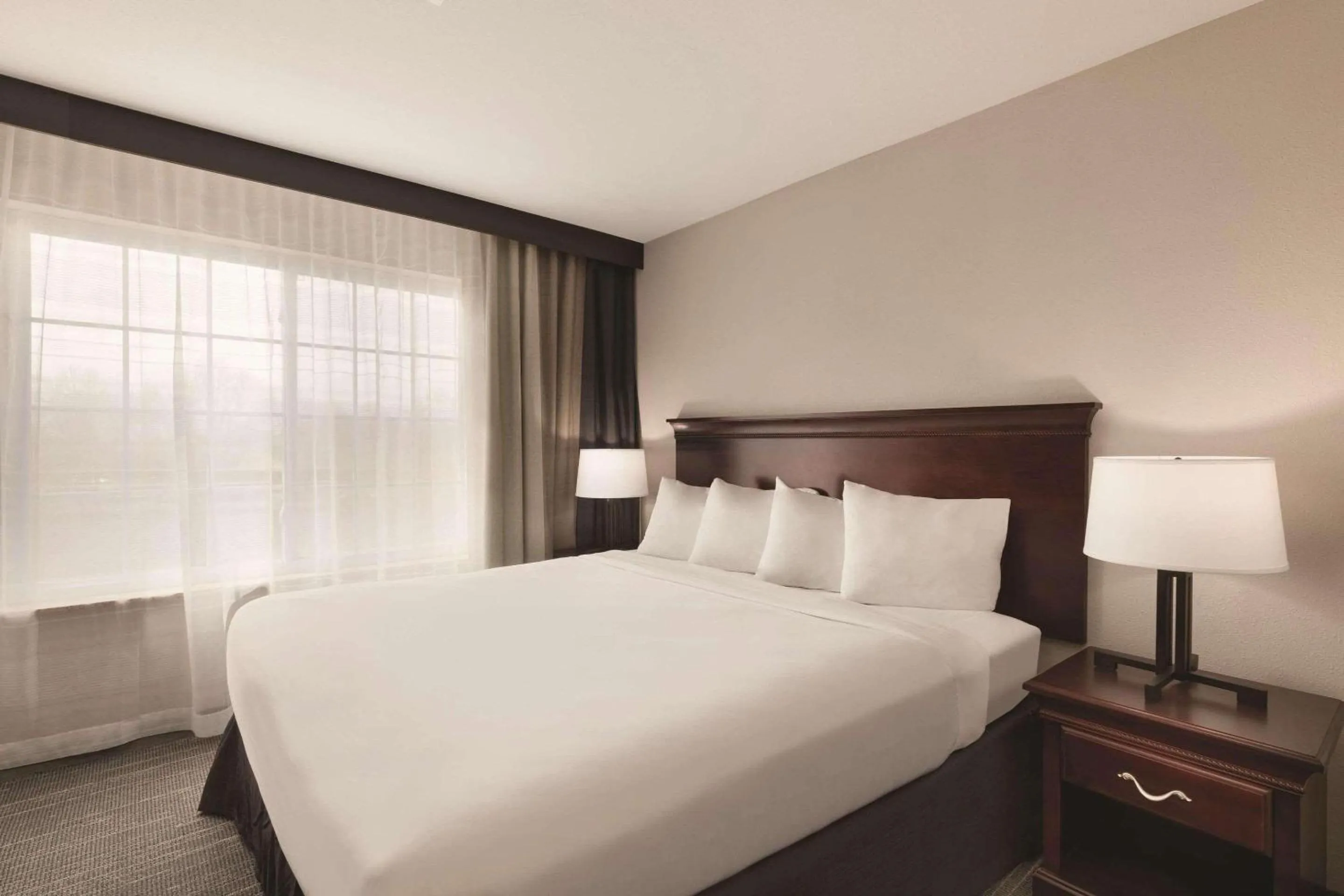 Bedroom, Bed in Country Inn & Suites by Radisson, Madison, AL