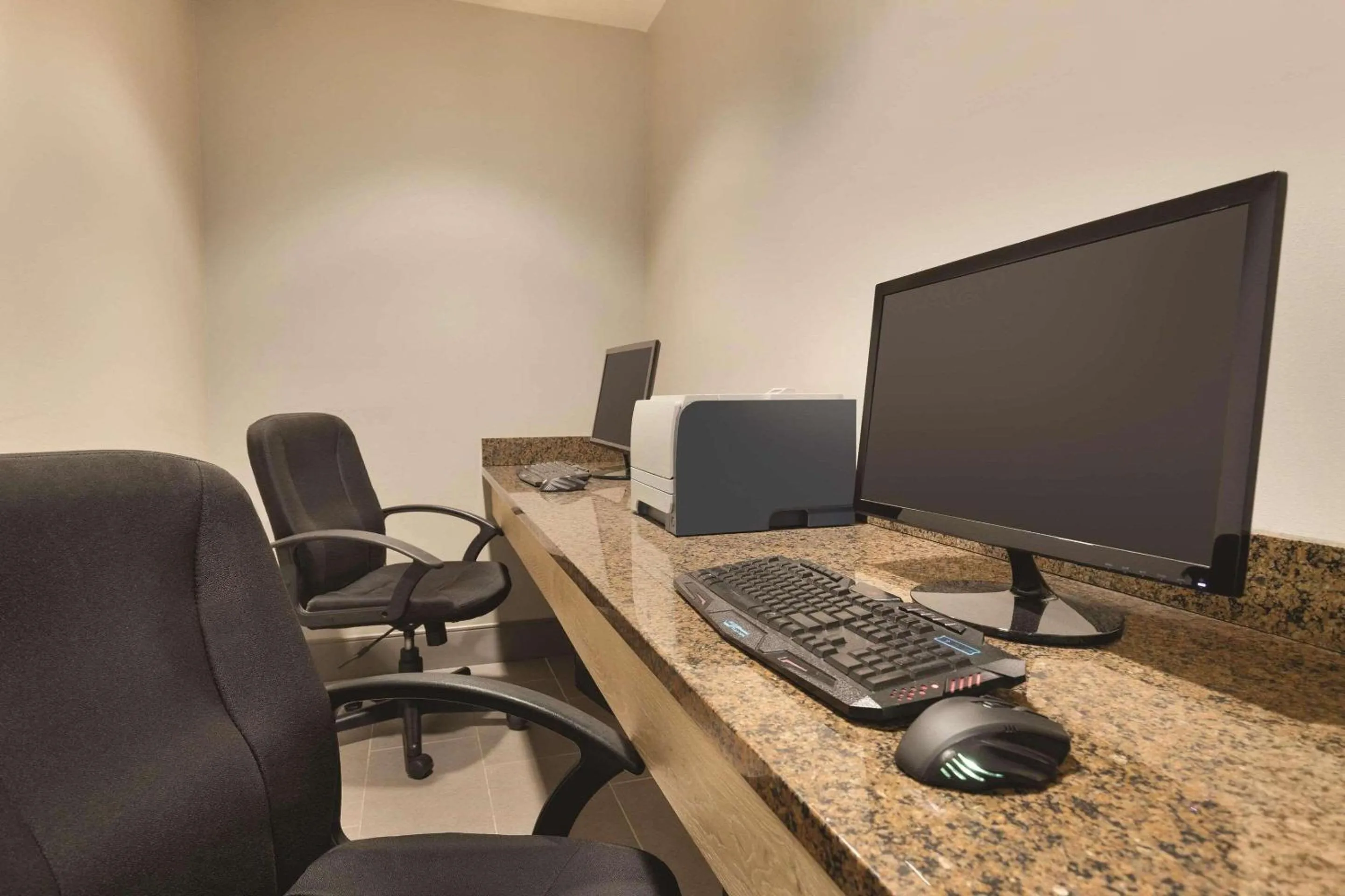Business facilities in Country Inn & Suites by Radisson, Madison, AL