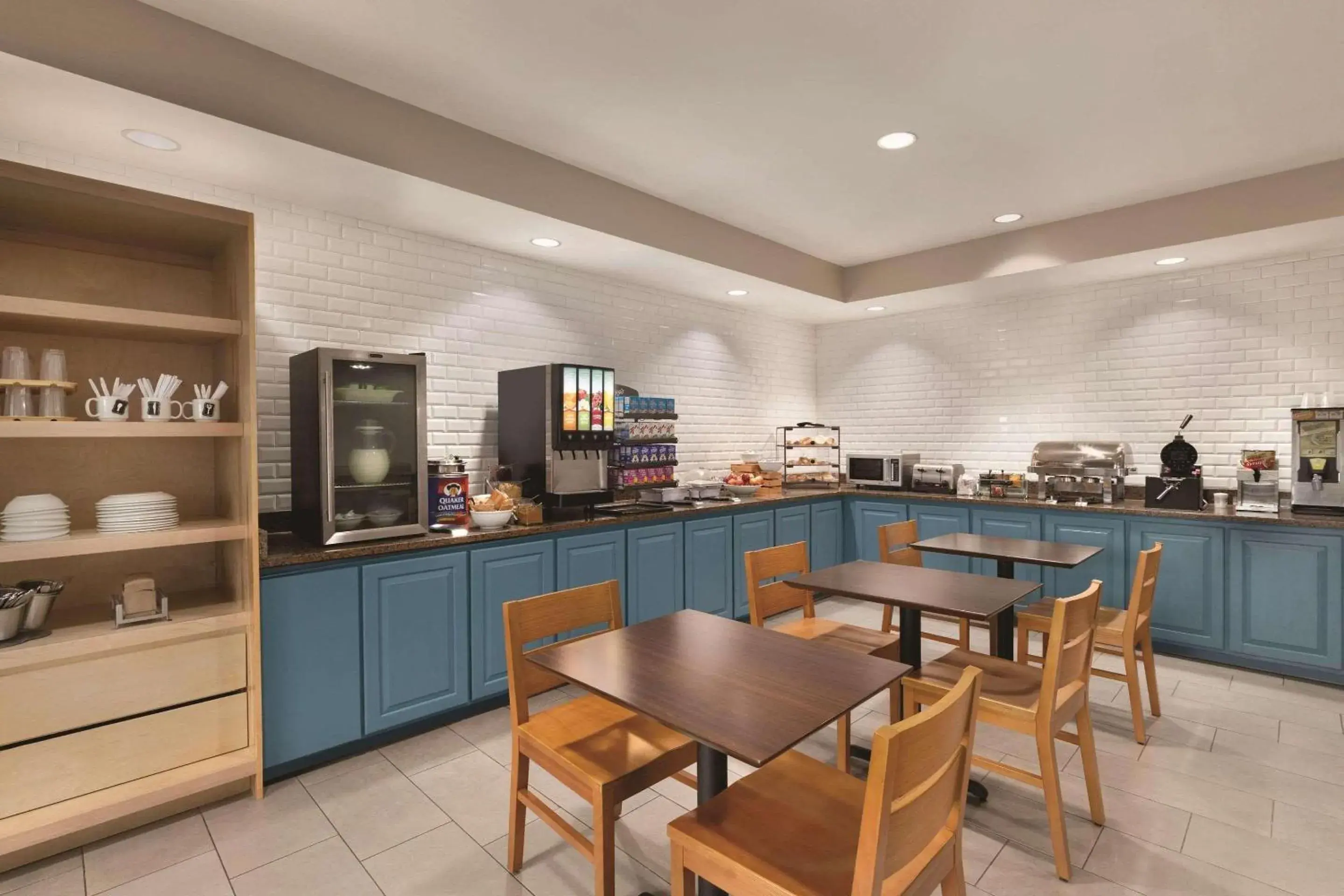 Breakfast in Country Inn & Suites by Radisson, Madison, AL Breakfast in Country Inn & Suites by Radisson, Madison, AL