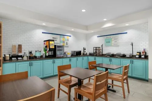 Garner Hotel Madison - Huntsville Airport by IHG