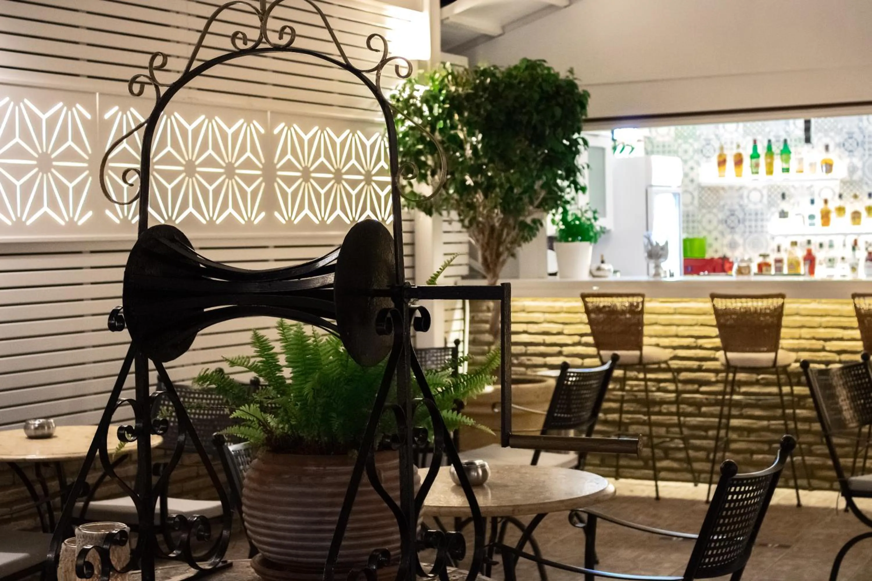 Restaurant/places to eat in Armata Boutique Hotel