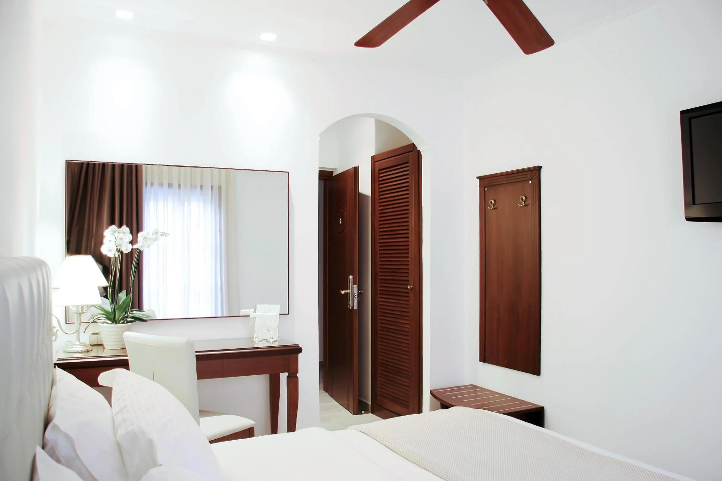 Photo of the whole room, Bed in Armata Boutique Hotel