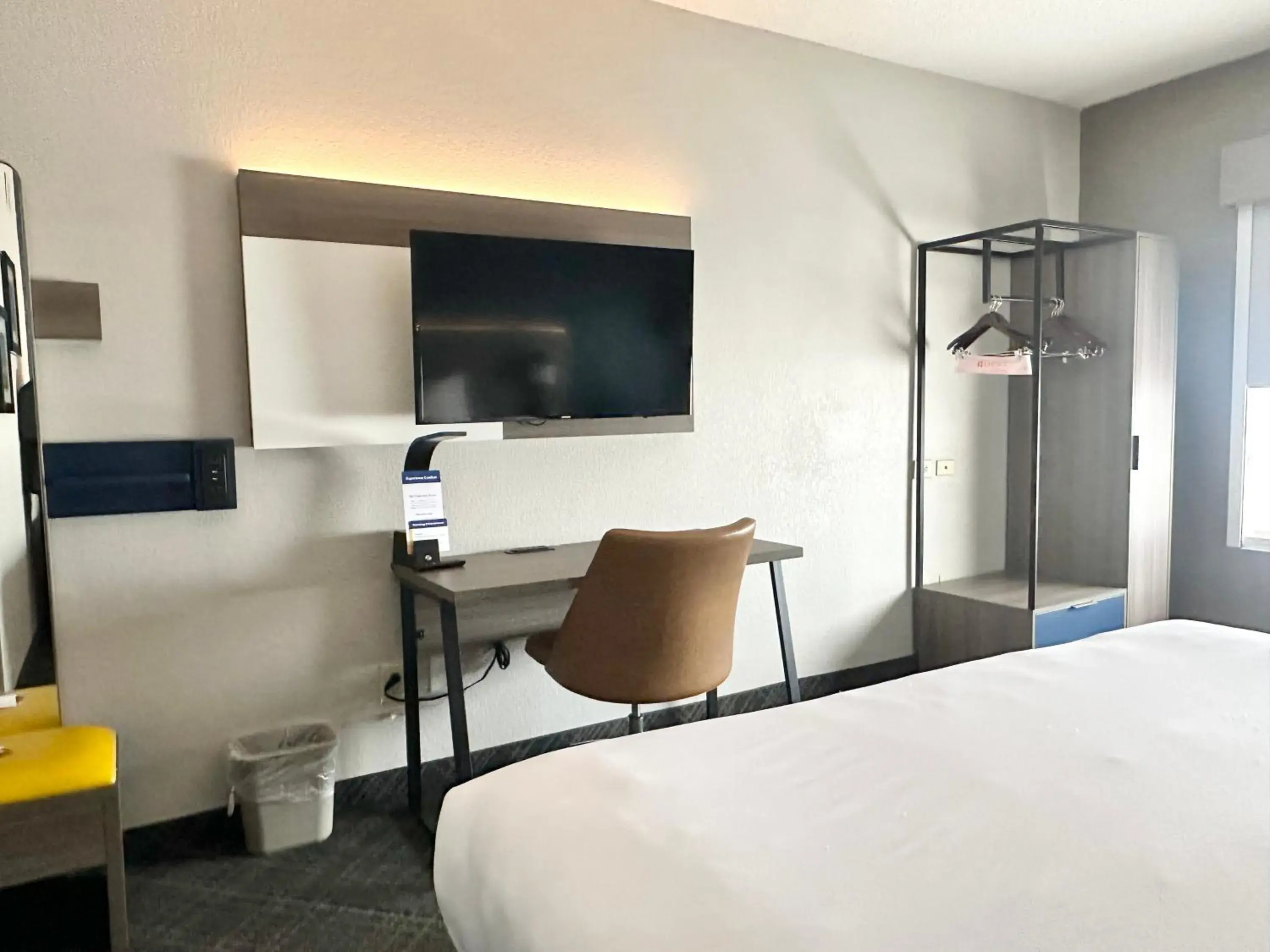 Bedroom, Bed in Comfort Inn & Suites Calhoun South Bedroom, Bed in Comfort Inn & Suites Calhoun South