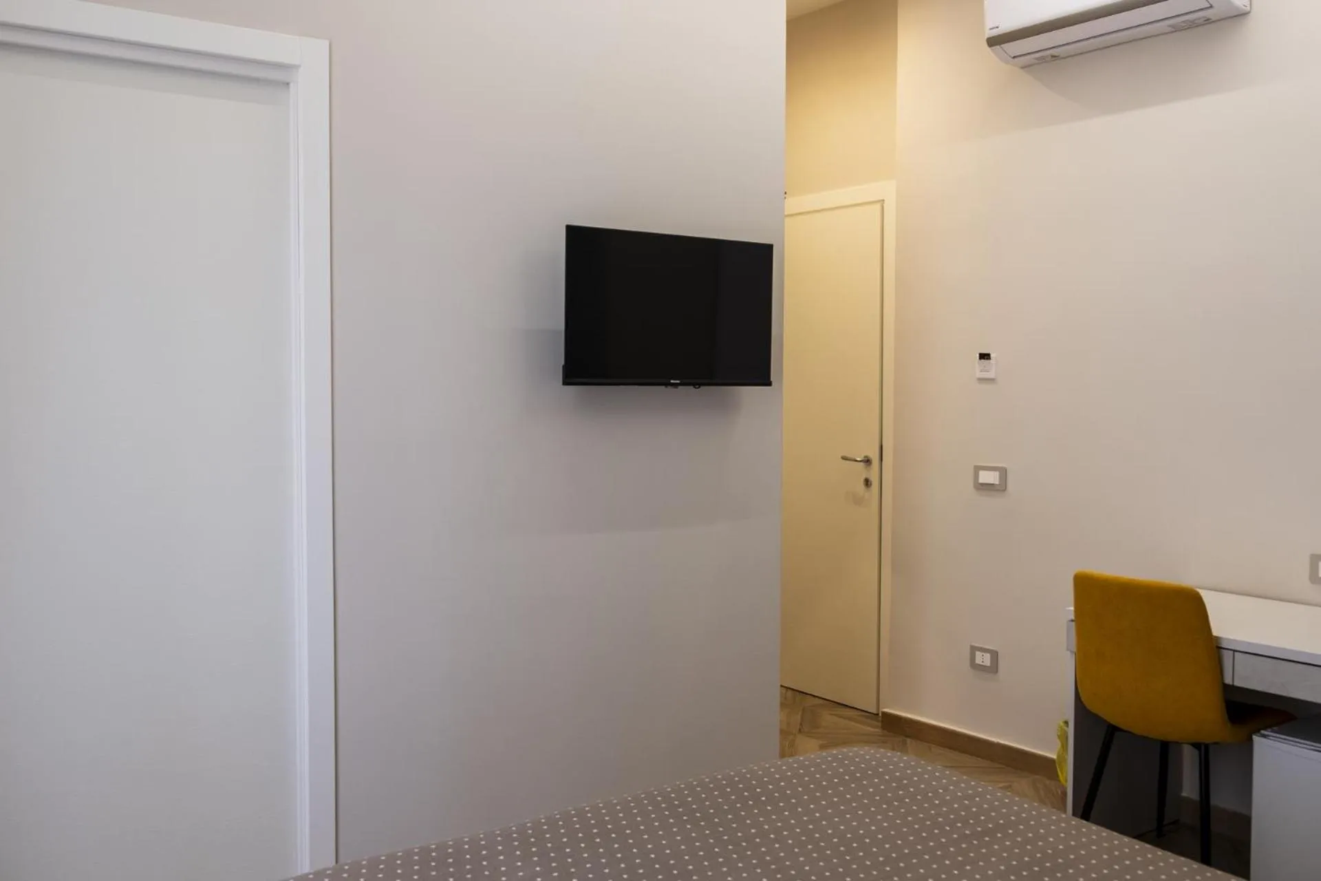 TV and multimedia in Domus Monasteire