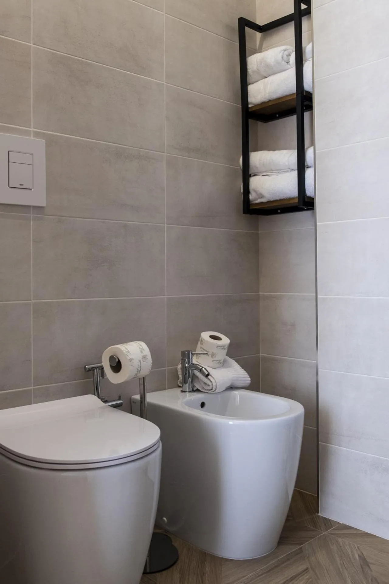 Toilet in Domus Monasteire