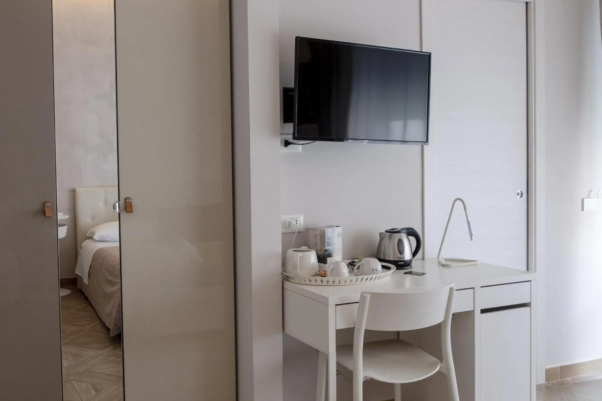 TV and multimedia, Bed in Domus Monasteire