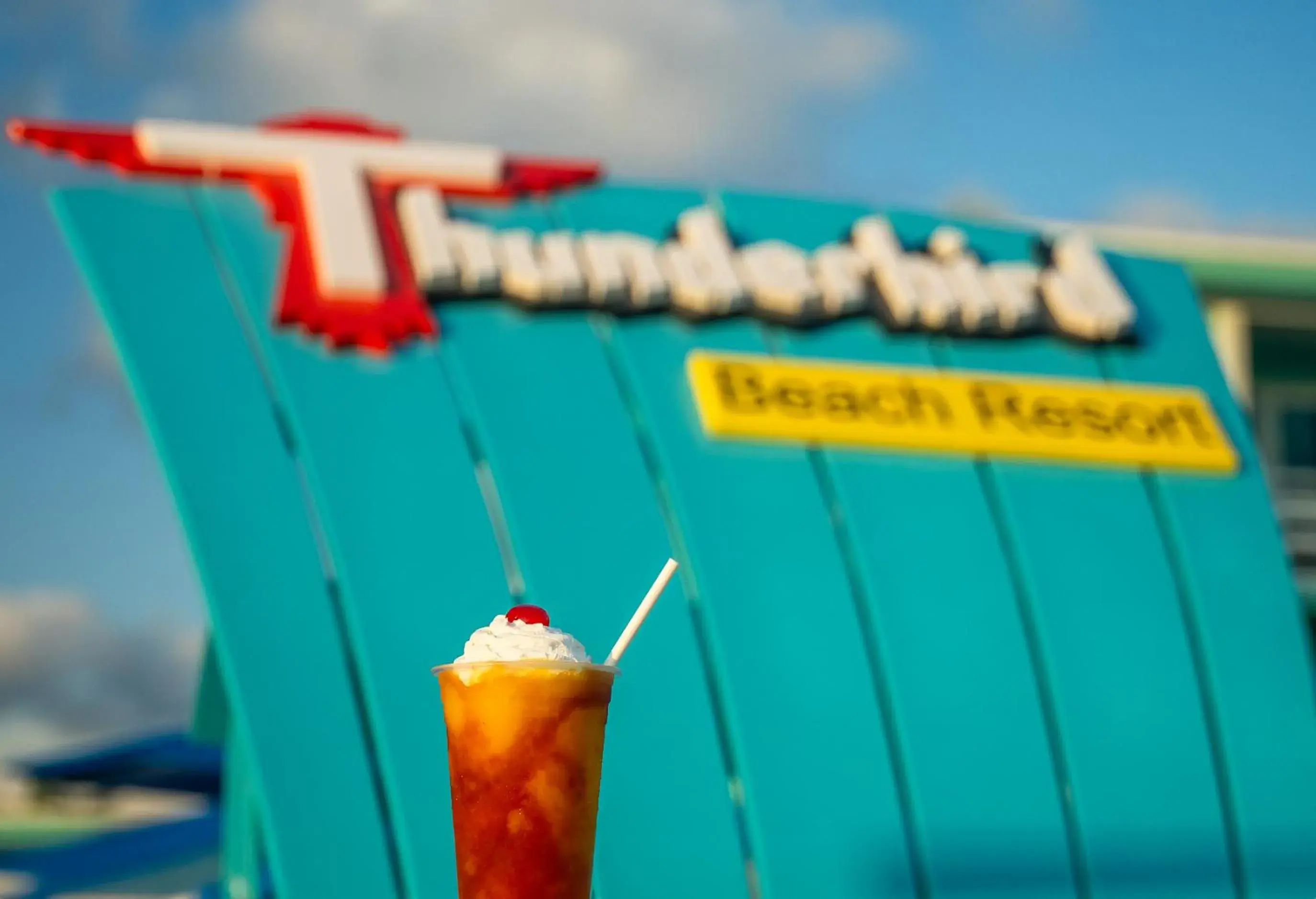 Lounge or bar in Thunderbird Beach Resort Lounge or bar in Thunderbird Beach Resort