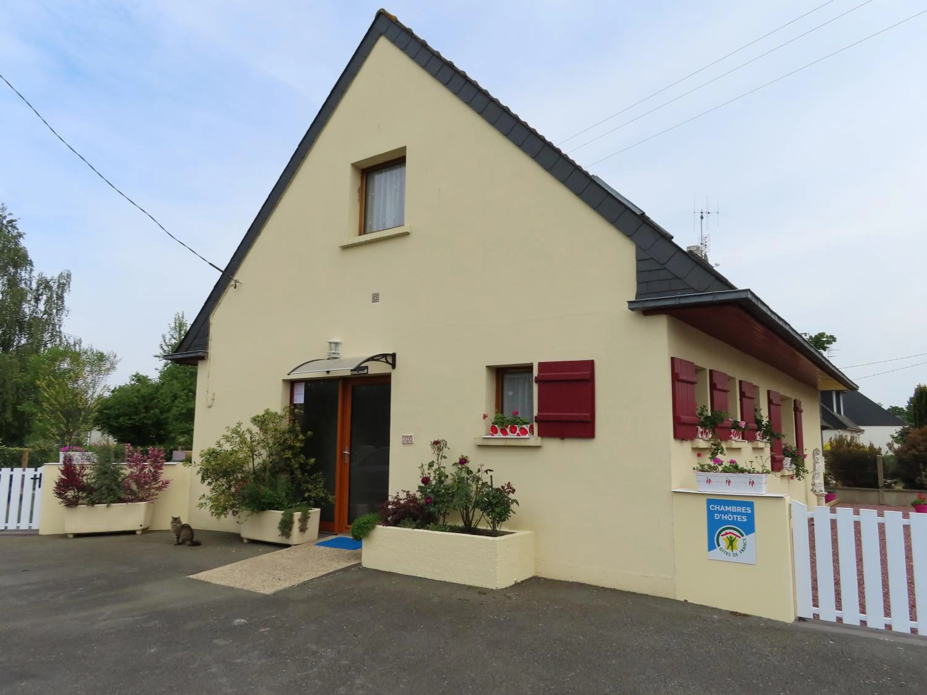 Property building in La CHAMBRE