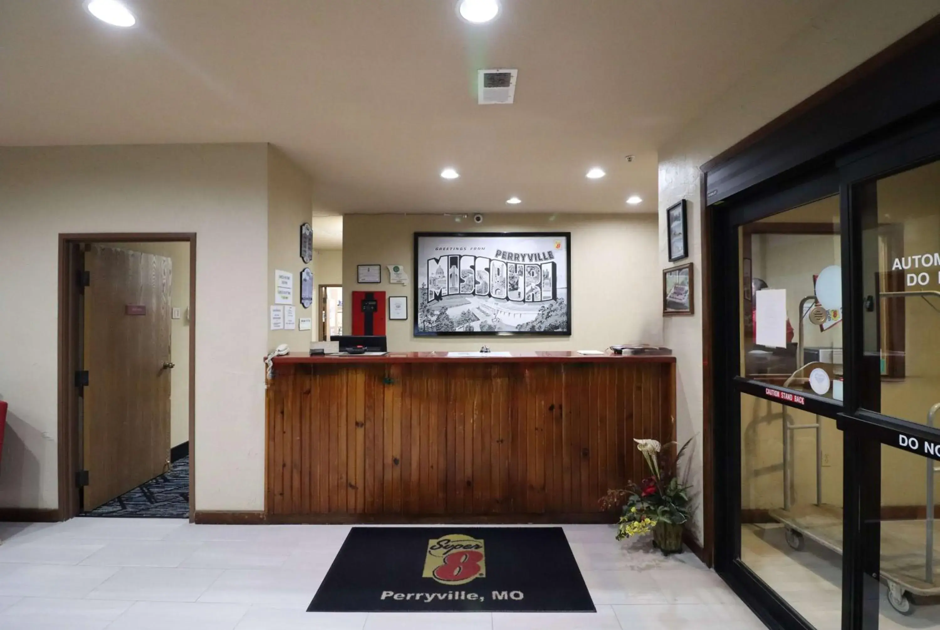 Lobby or reception in Super 8 by Wyndham Perryville Lobby or reception in Super 8 by Wyndham Perryville