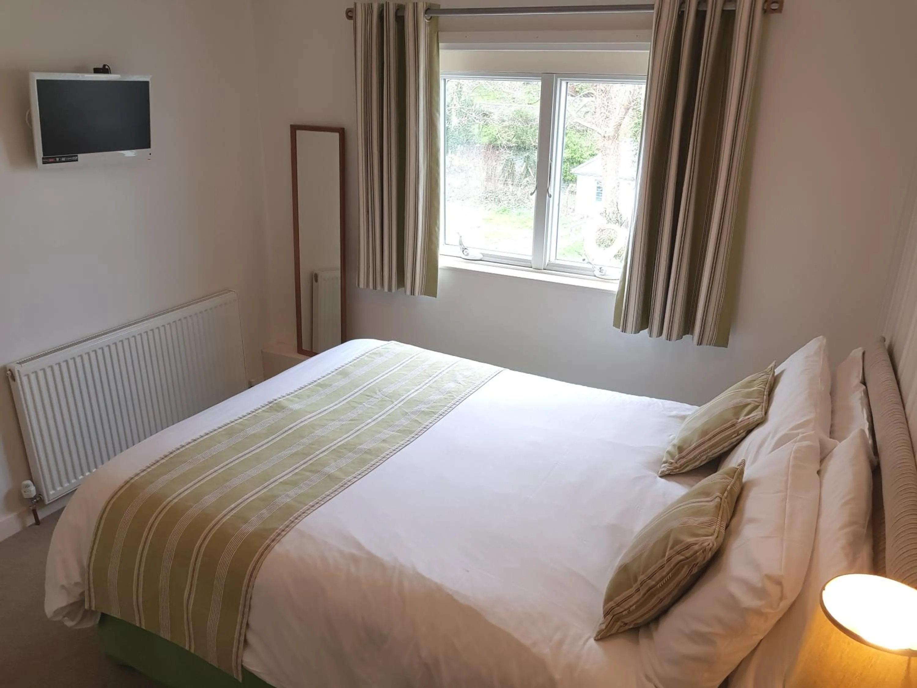 Bedroom, Bed in Ferry House Inn