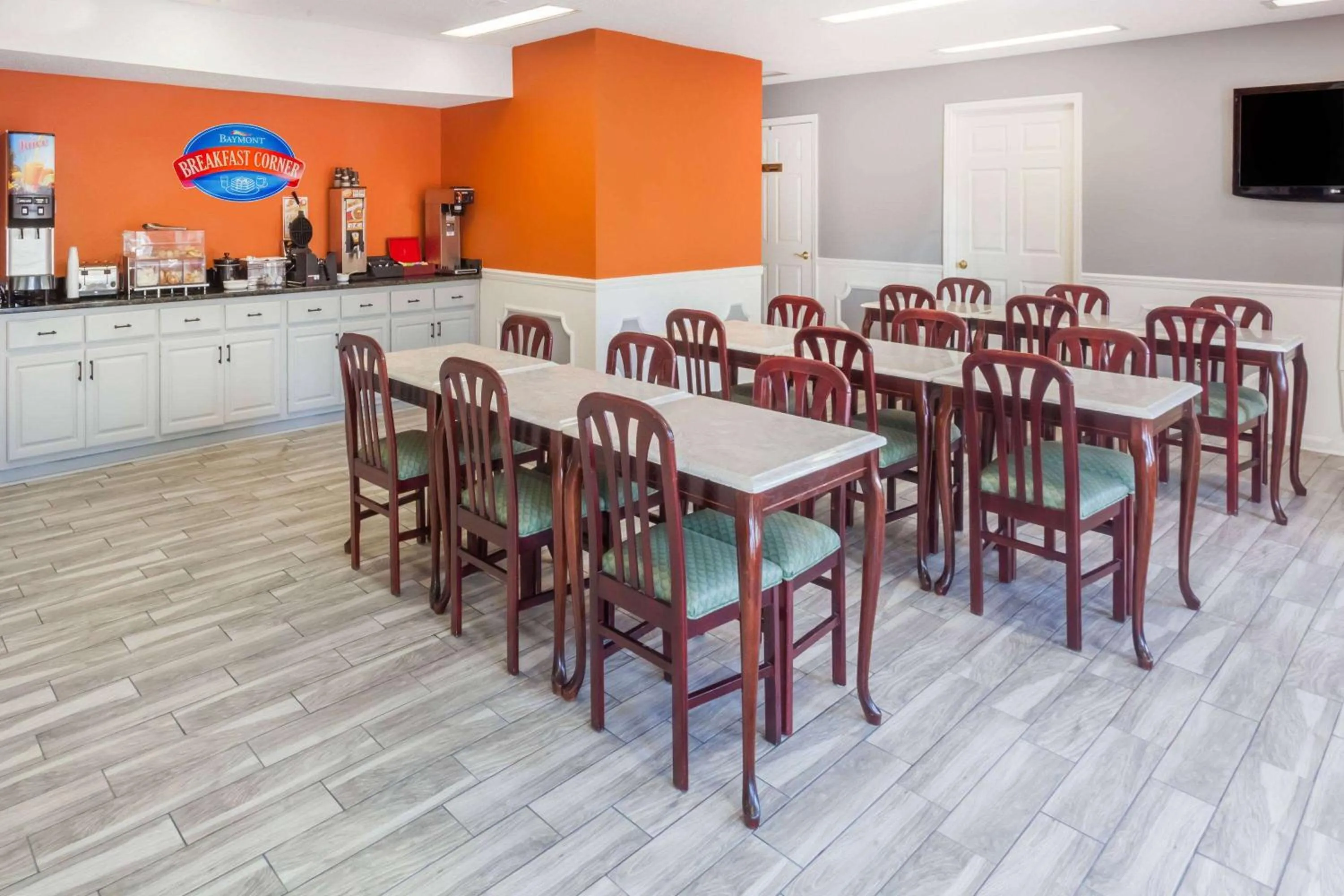 Breakfast in Baymont by Wyndham Florence/Muscle Shoals