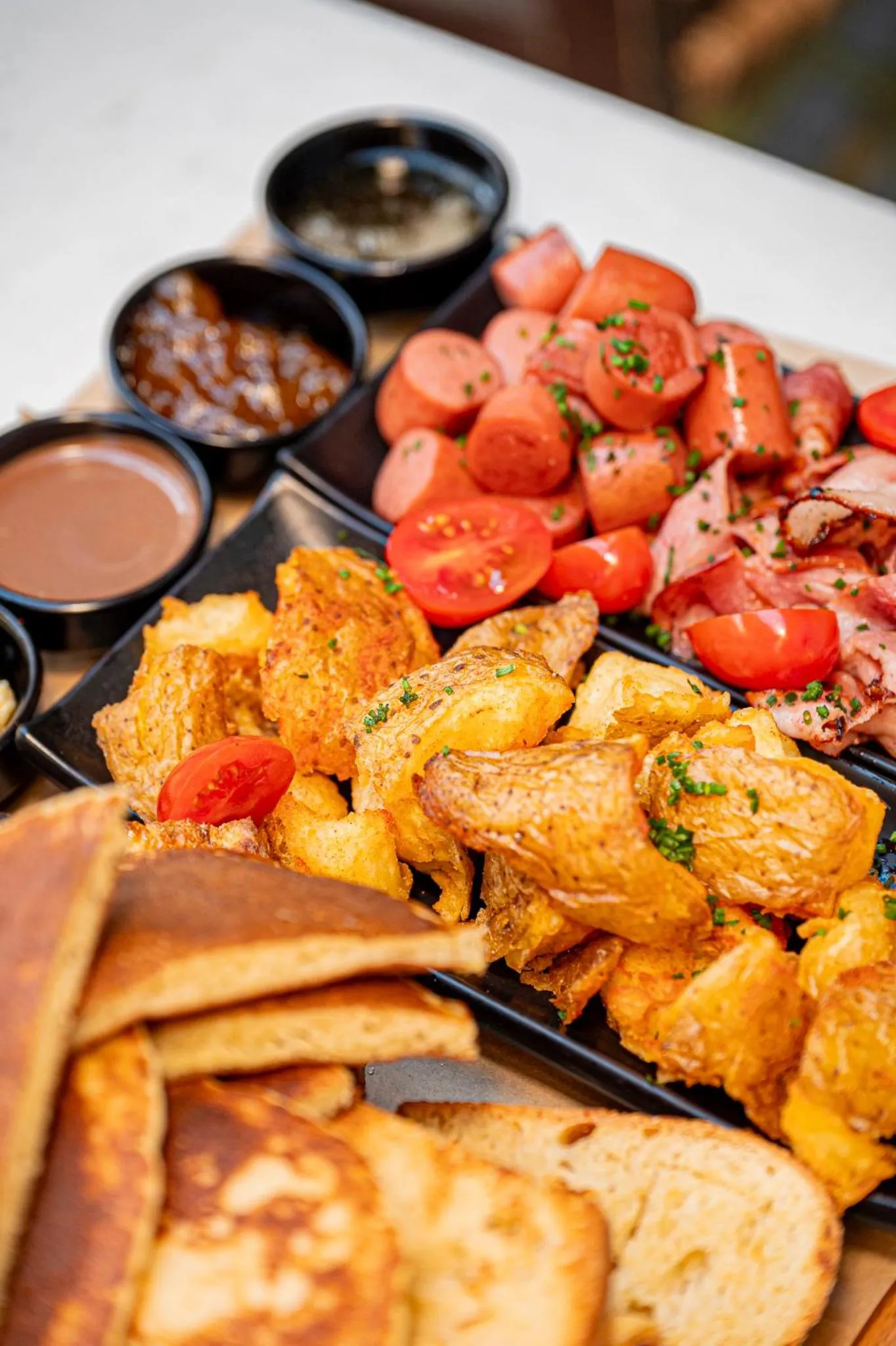 Restaurant/places to eat in Arco Naxos Luxury Apartments