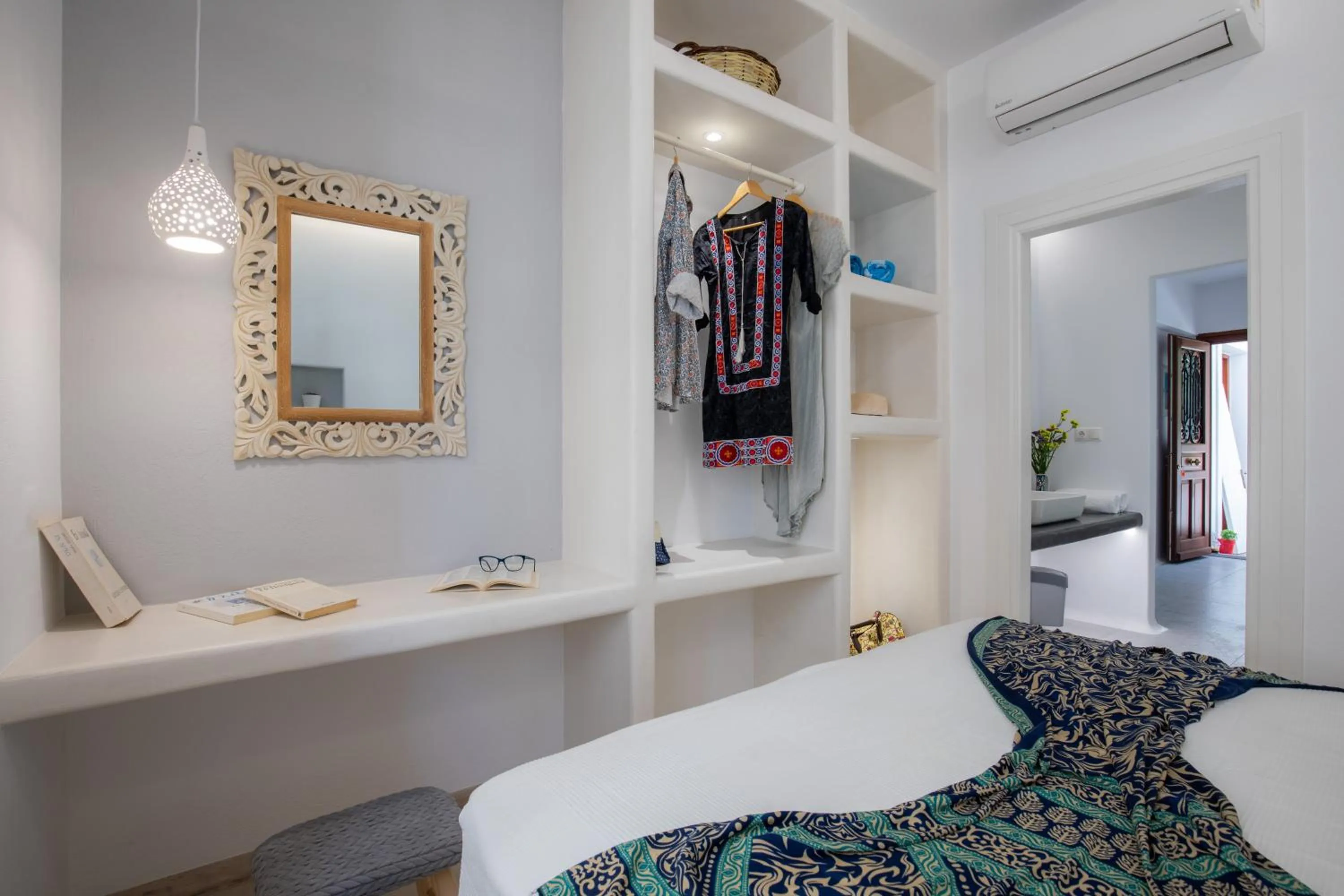 Facade/entrance, Bed in Arco Naxos Luxury Apartments