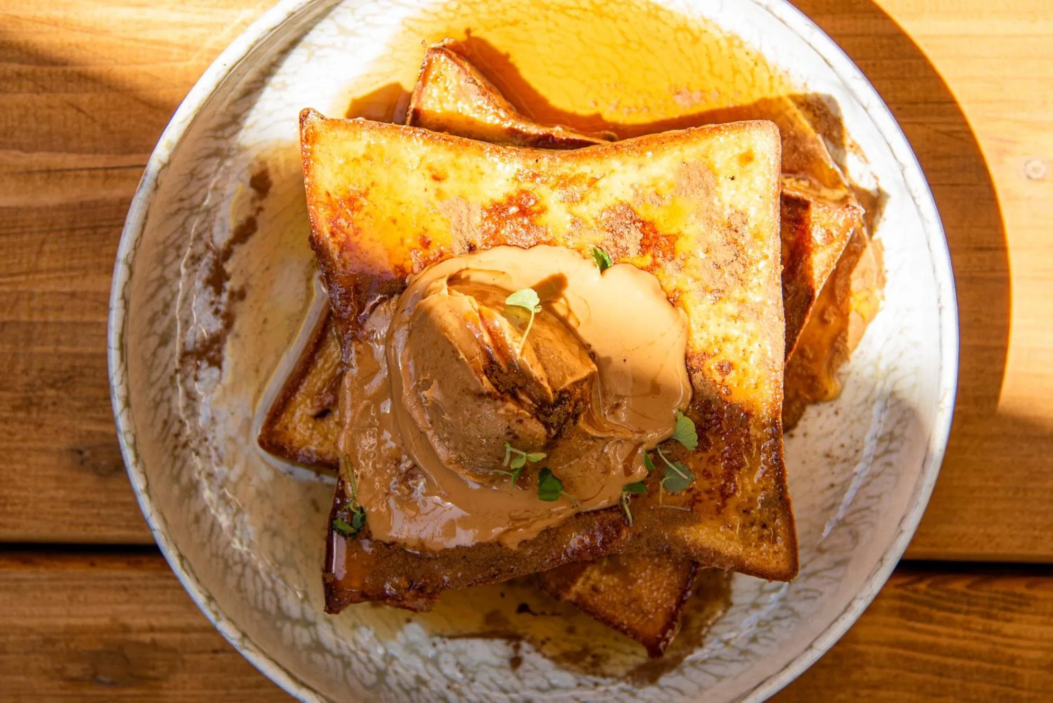 Restaurant/places to eat in Arco Naxos Luxury Apartments