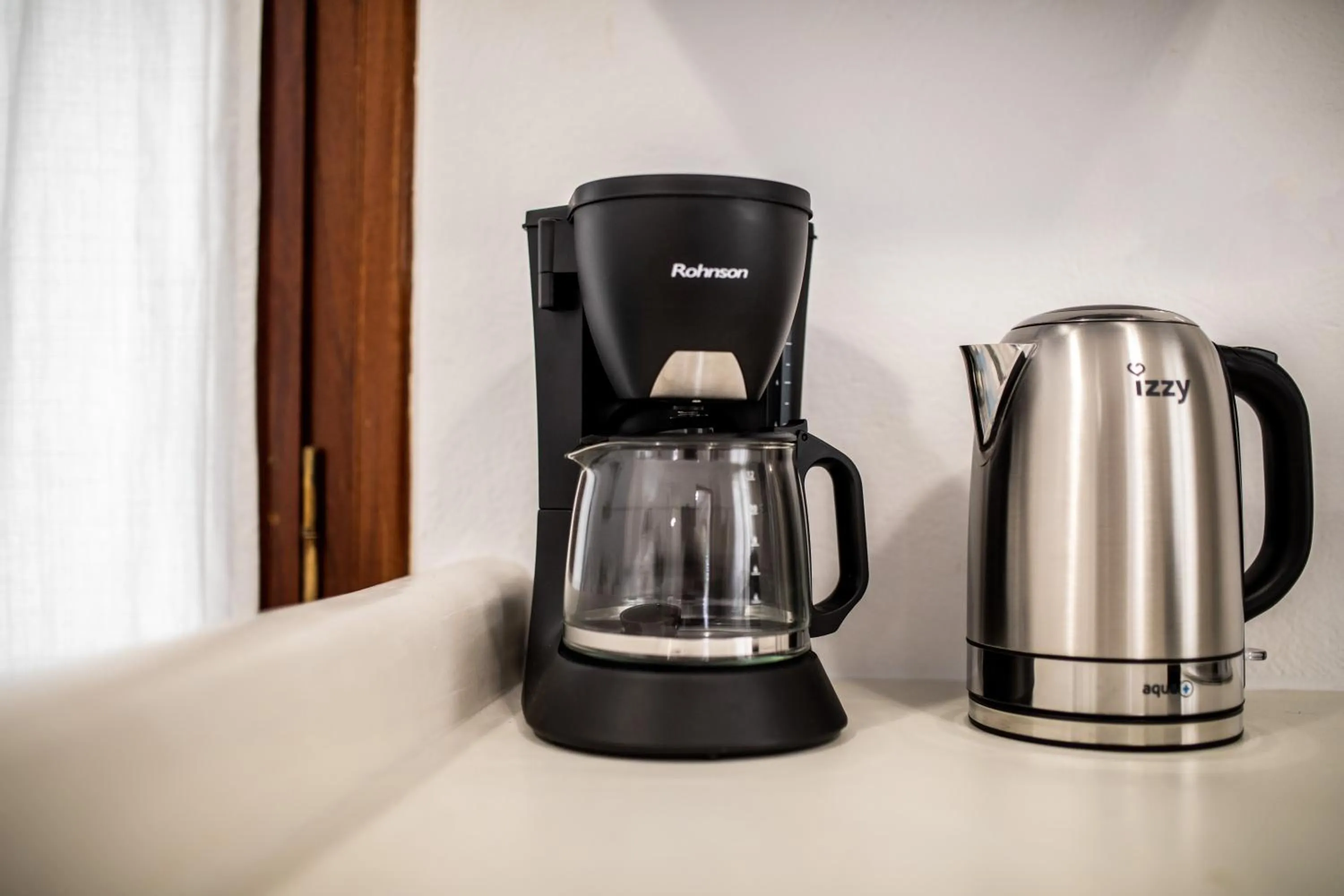 Coffee/tea facilities in Arco Naxos Luxury Apartments