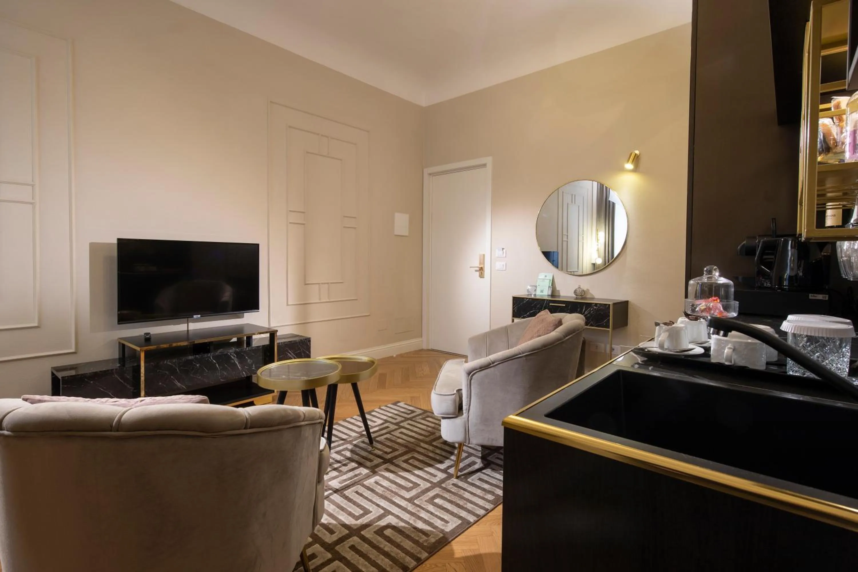 TV and multimedia in Ricasoli Garden Relais