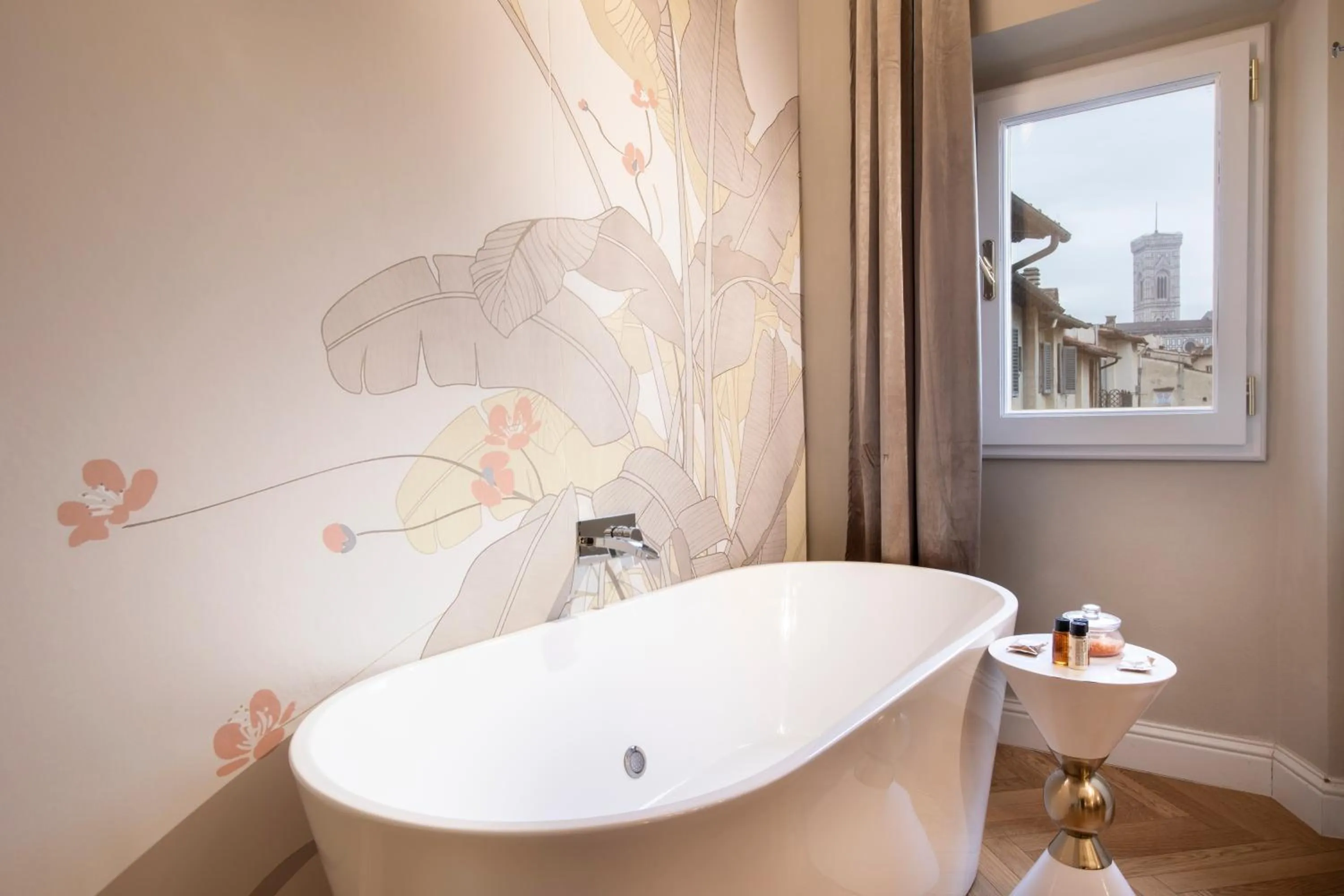 Hot Tub in Ricasoli Garden Relais