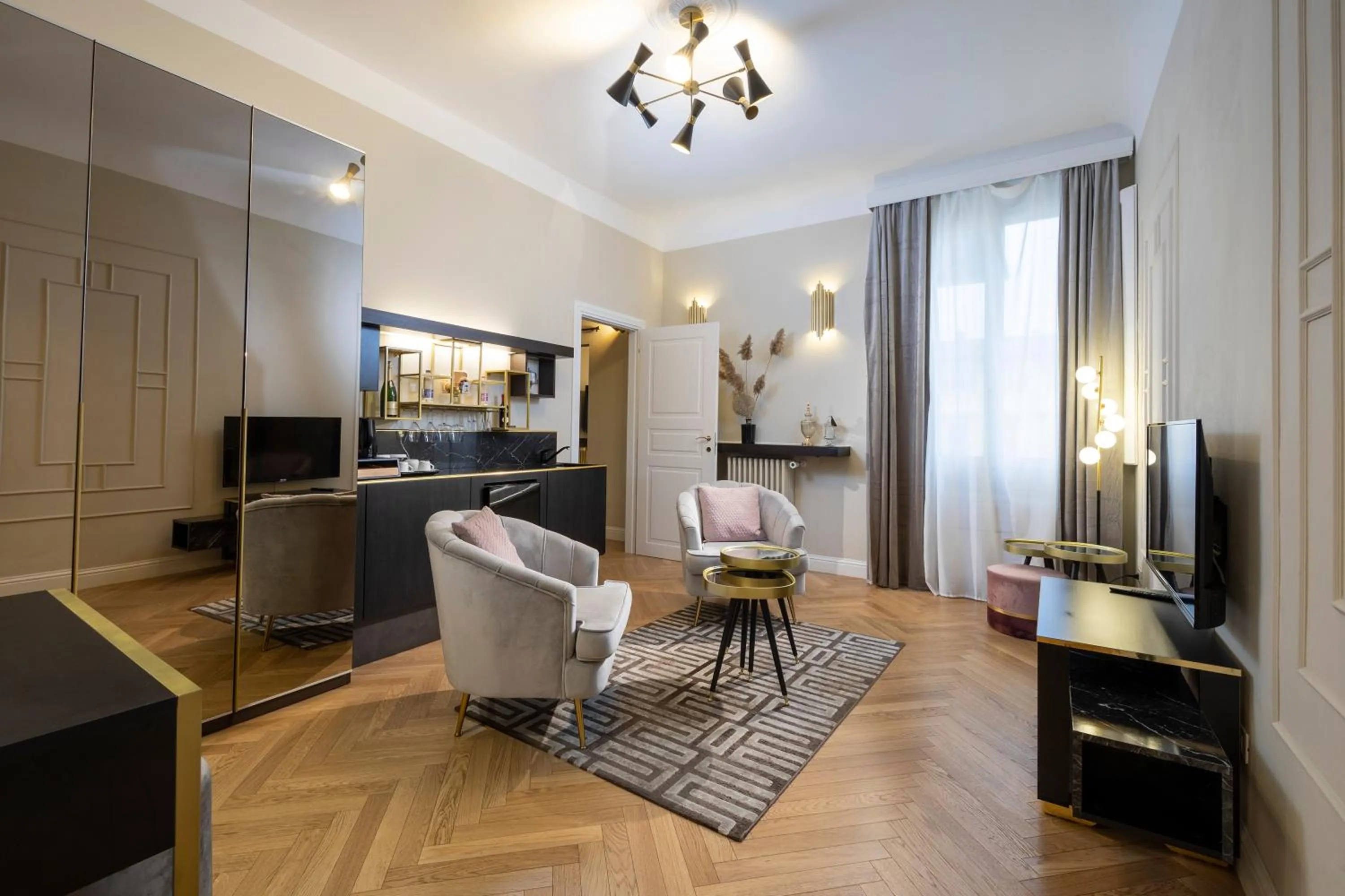 TV and multimedia in Ricasoli Garden Relais