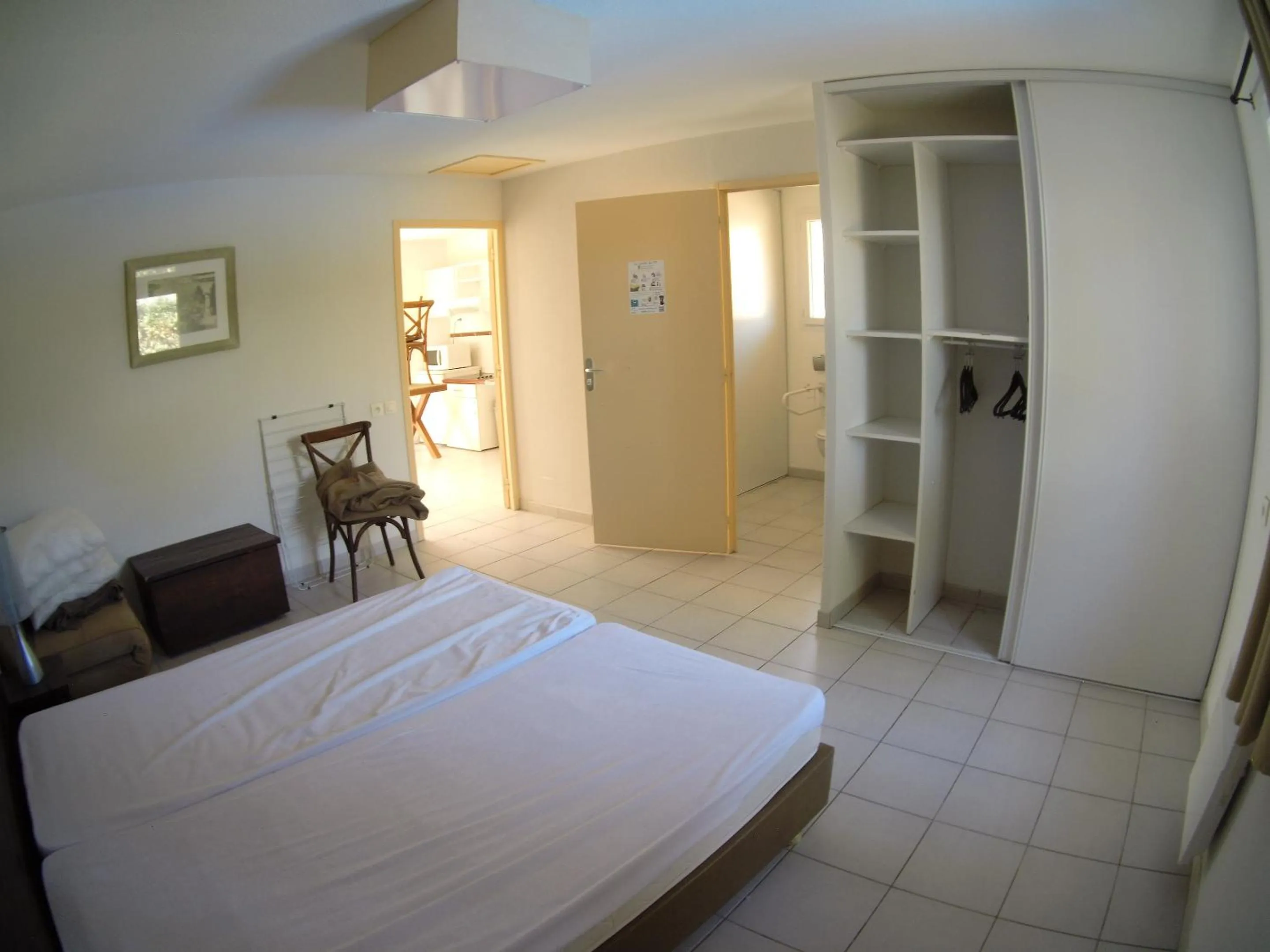 Bedroom, Bed in La Pointe du Soleil