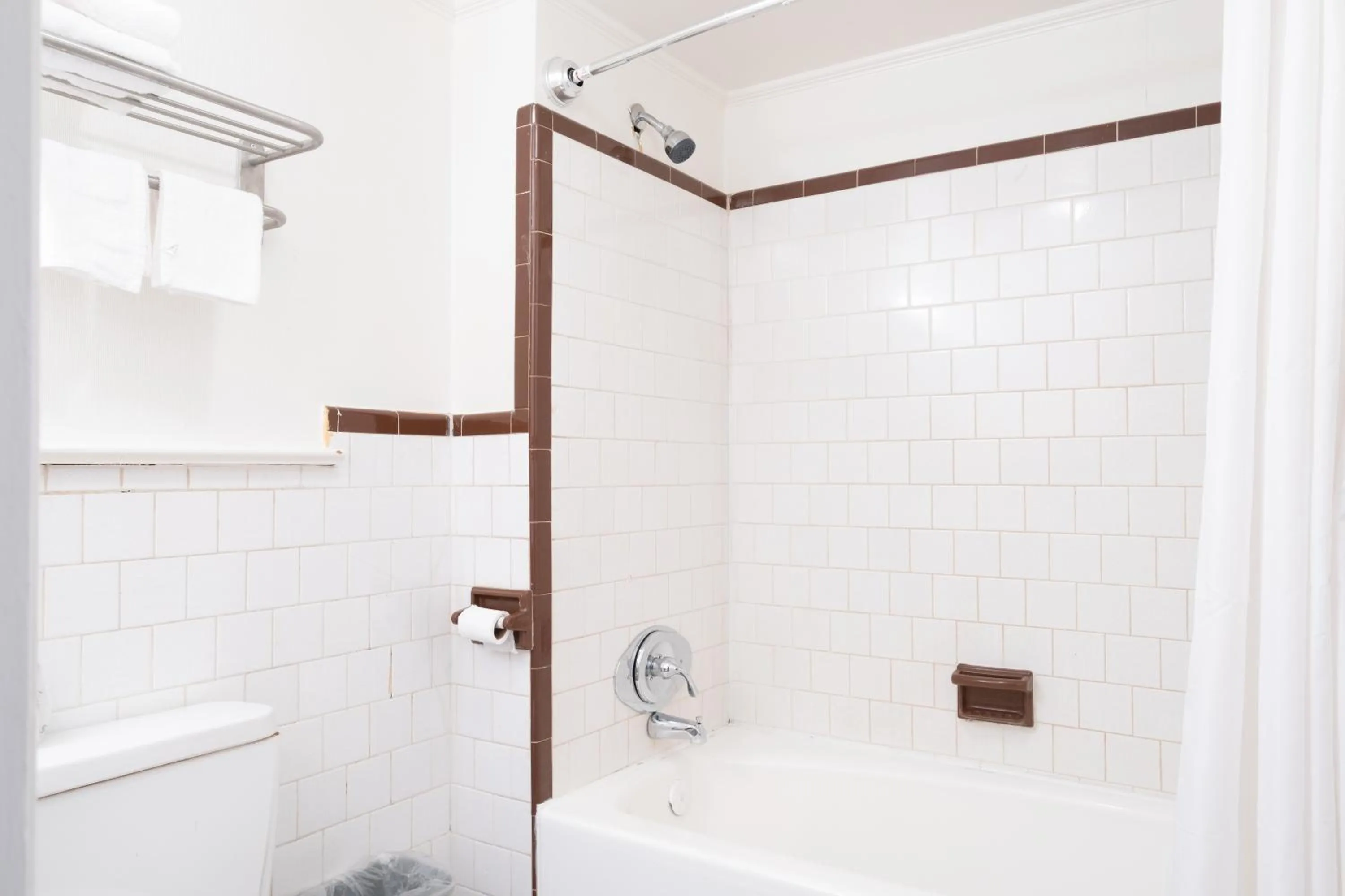 Bathroom in Hotel O Atlanta Airport Jonesboro/Morrow I-75