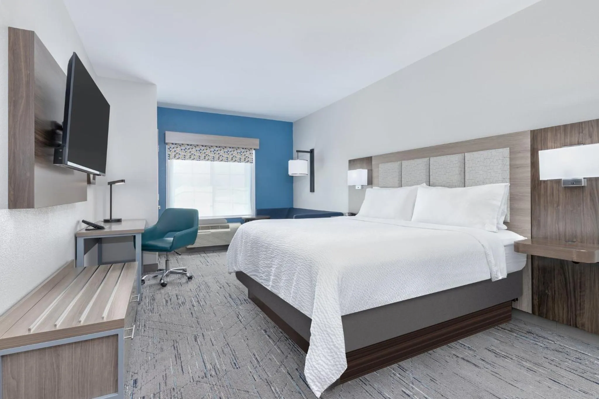 Photo of the whole room, Bed in Holiday Inn Express and Suites Granbury by IHG